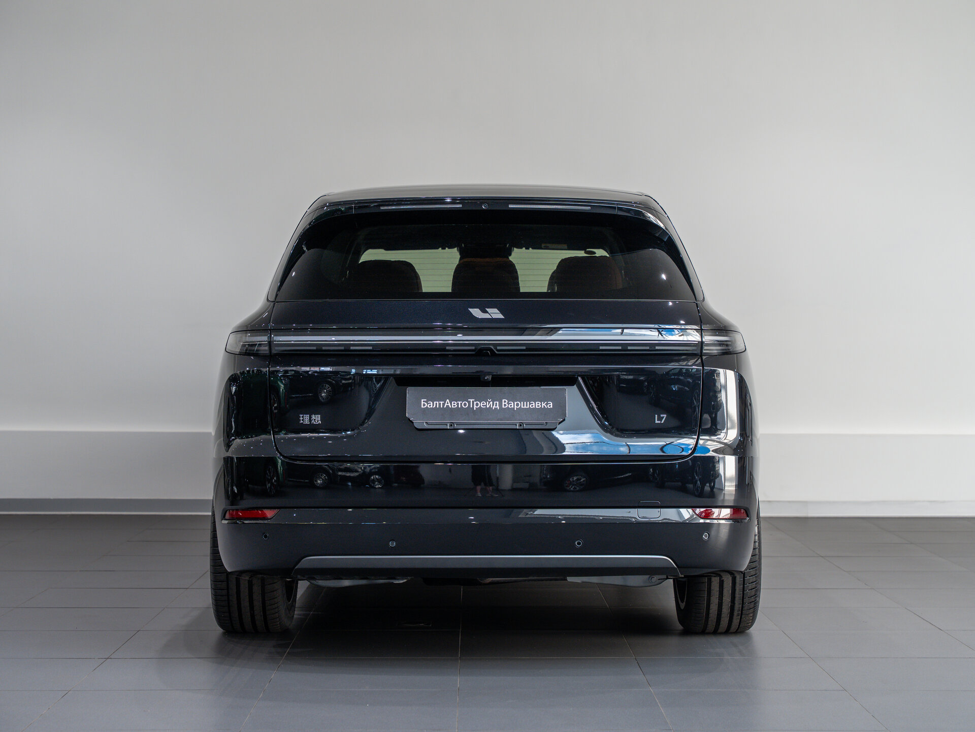 Автомобиль LiXiang L7 52.3 kWh 1.5hyb AT (449 л.с.) 4WD - 6