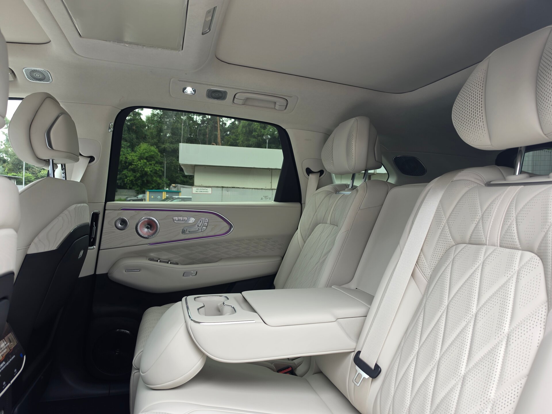 Автомобиль Zeekr 8X 70 kWh 2.0hyb AT (898 л.с.) 4WD - 18