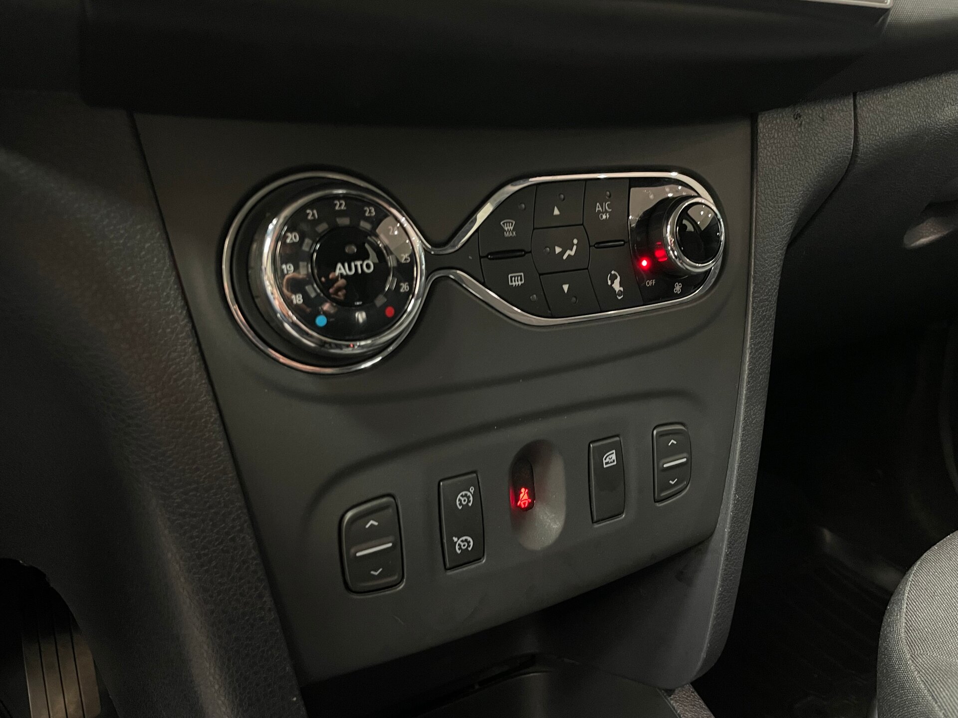 Автомобиль Renault Sandero Stepway 1.6 CVT (113 л.с.) - 18