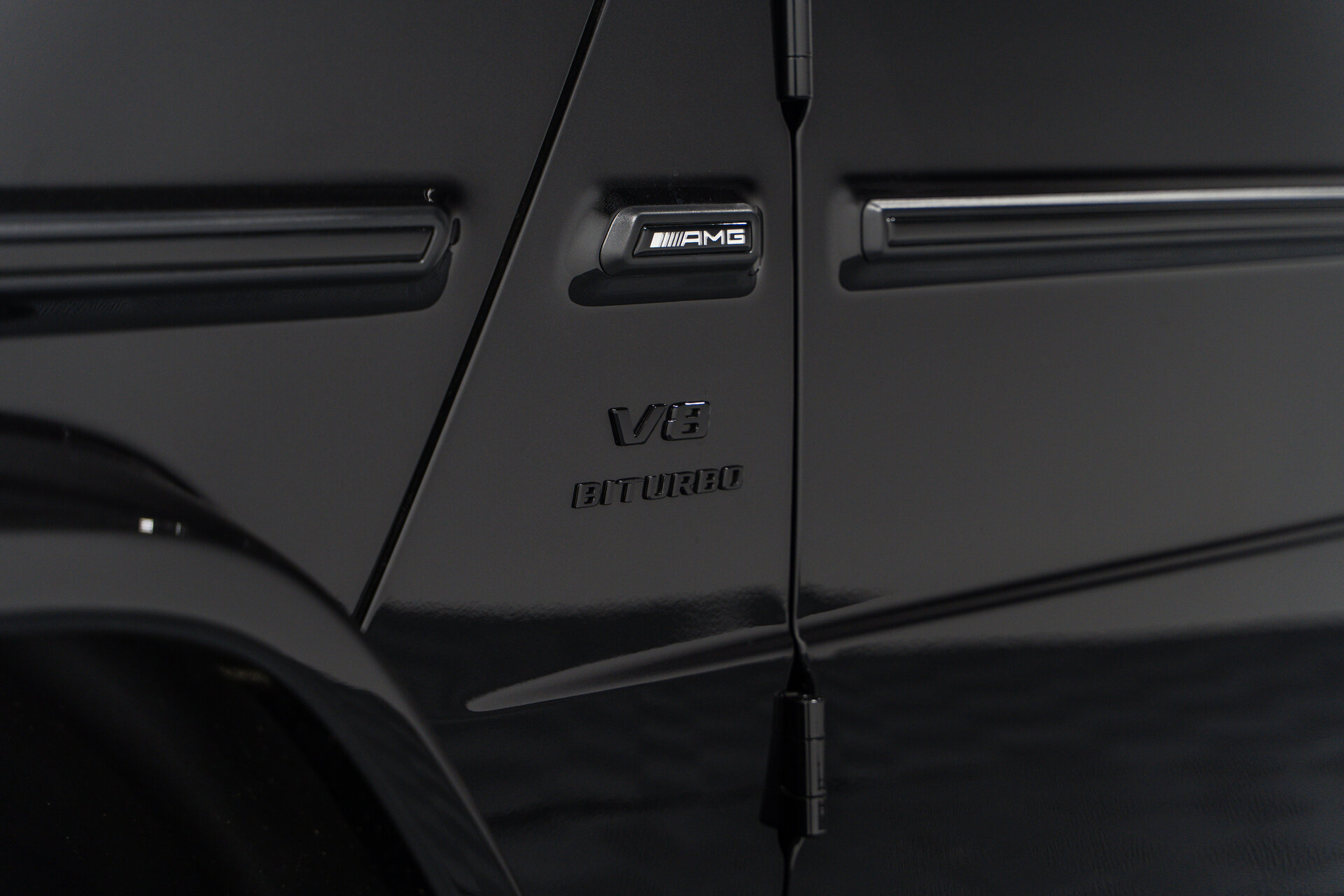 Автомобиль Mercedes-Benz G-Класс AMG 63 AMG 4.0 AT (585 л.с.) 4WD - 5