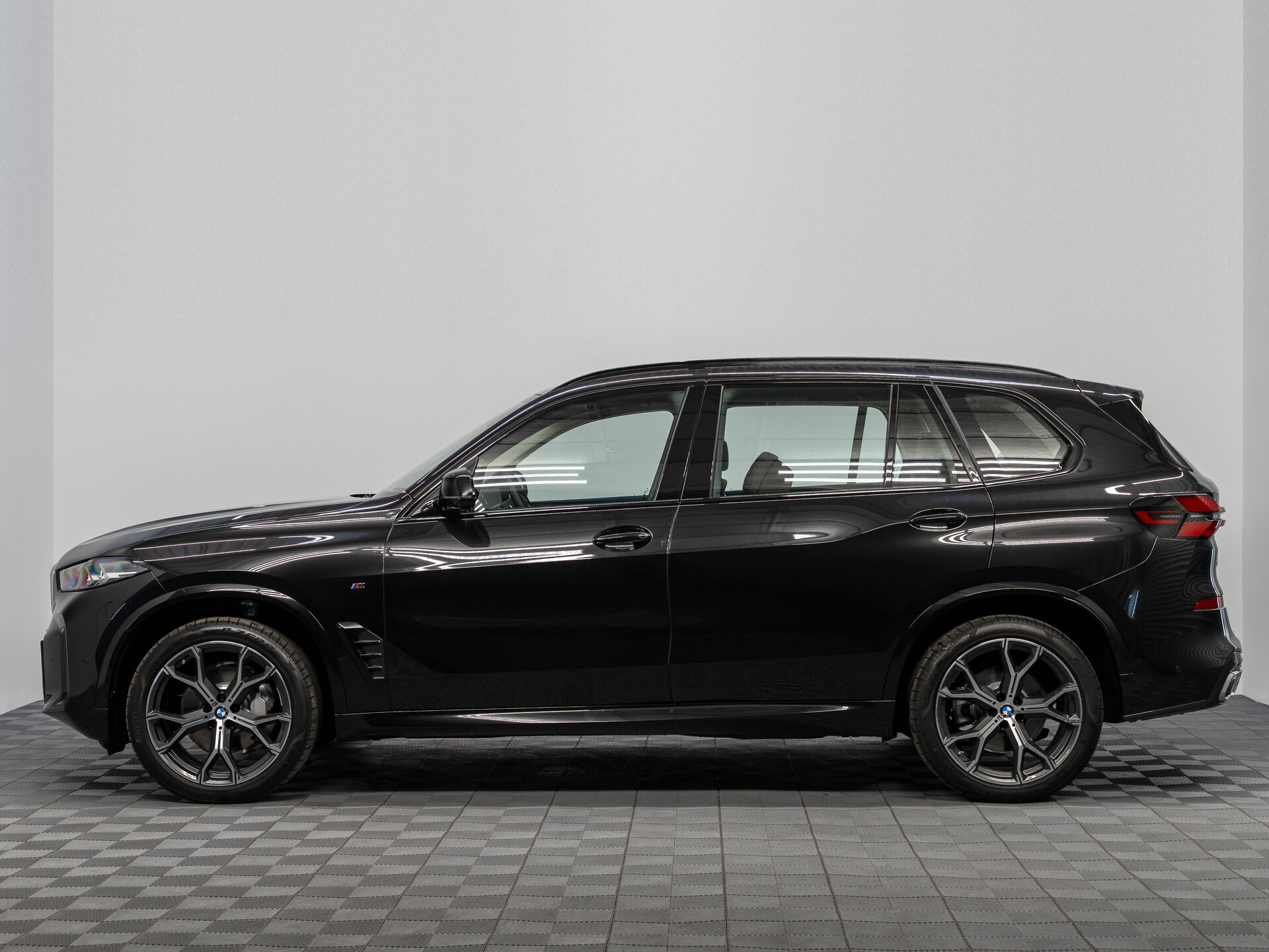 Автомобиль BMW X5 30Li 2.0 AT (258 л.с.) 4WD - 8