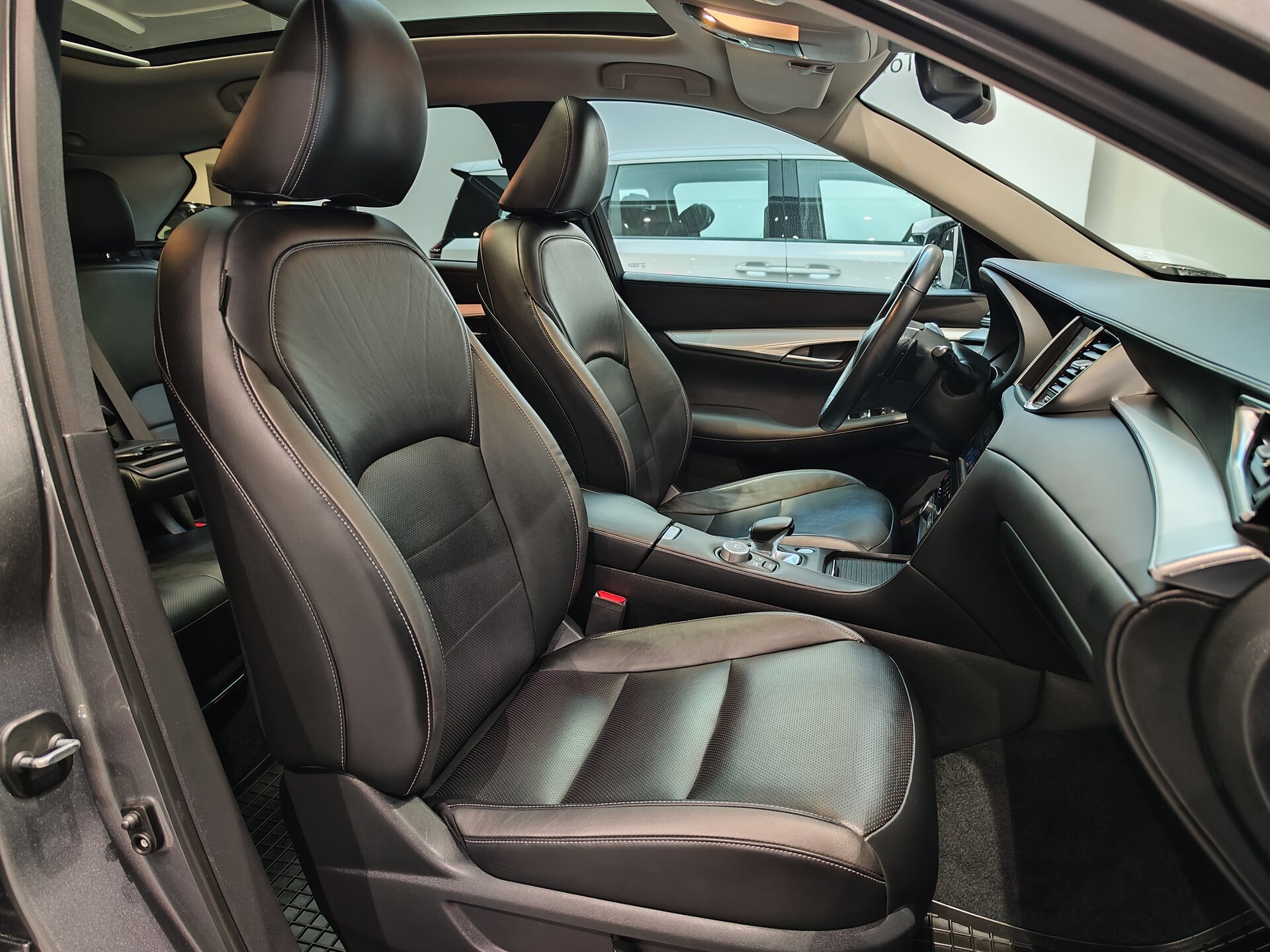 Автомобиль Infiniti QX50 2.0 CVT (249 л.с.) 4WD - 14