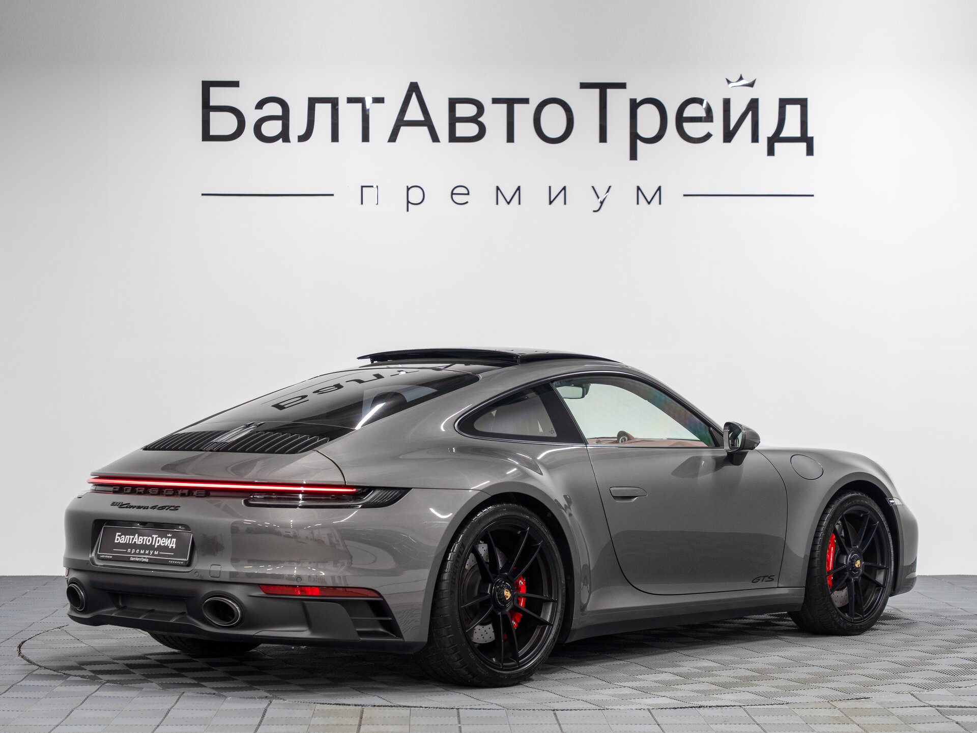 Автомобиль Porsche 911 Carrera 4 GTS 3.0 AMT (480 л.с.) 4WD - 7