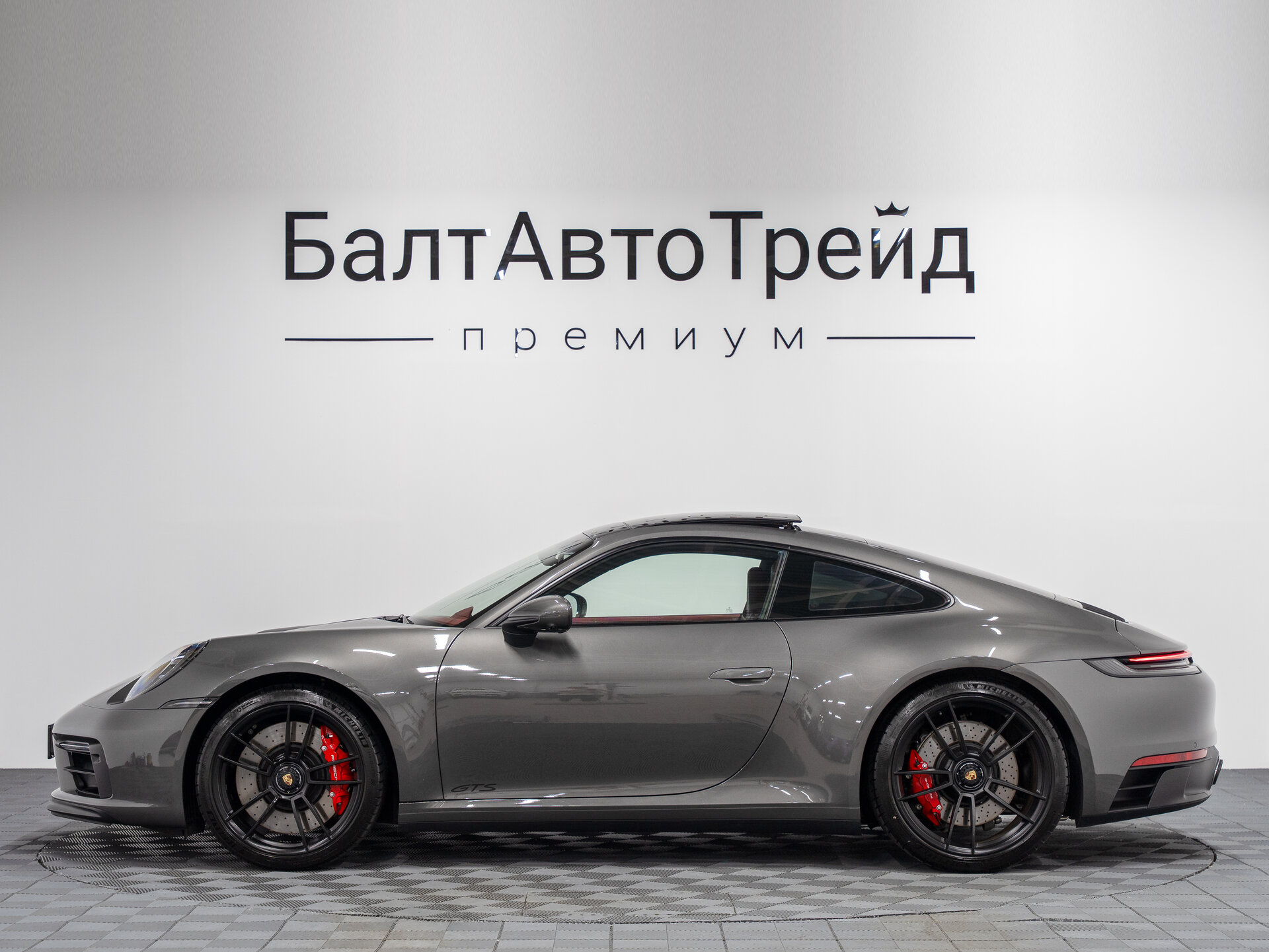 Автомобиль Porsche 911 Carrera 4 GTS 3.0 AMT (480 л.с.) 4WD - 12