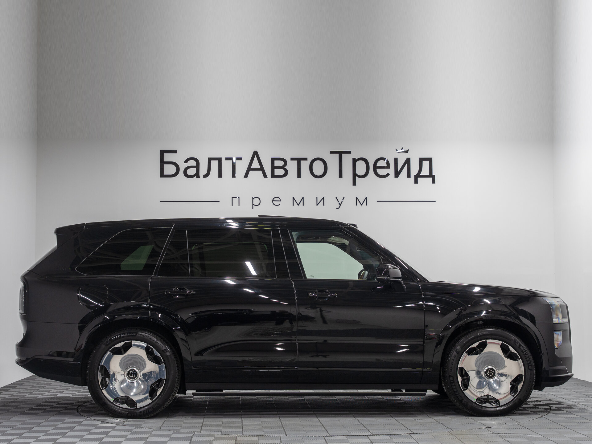 Автомобиль Zeekr 9X 55 kWh (до 3.5 т) 2.0hyb AT (898 л.с.) 4WD - 6