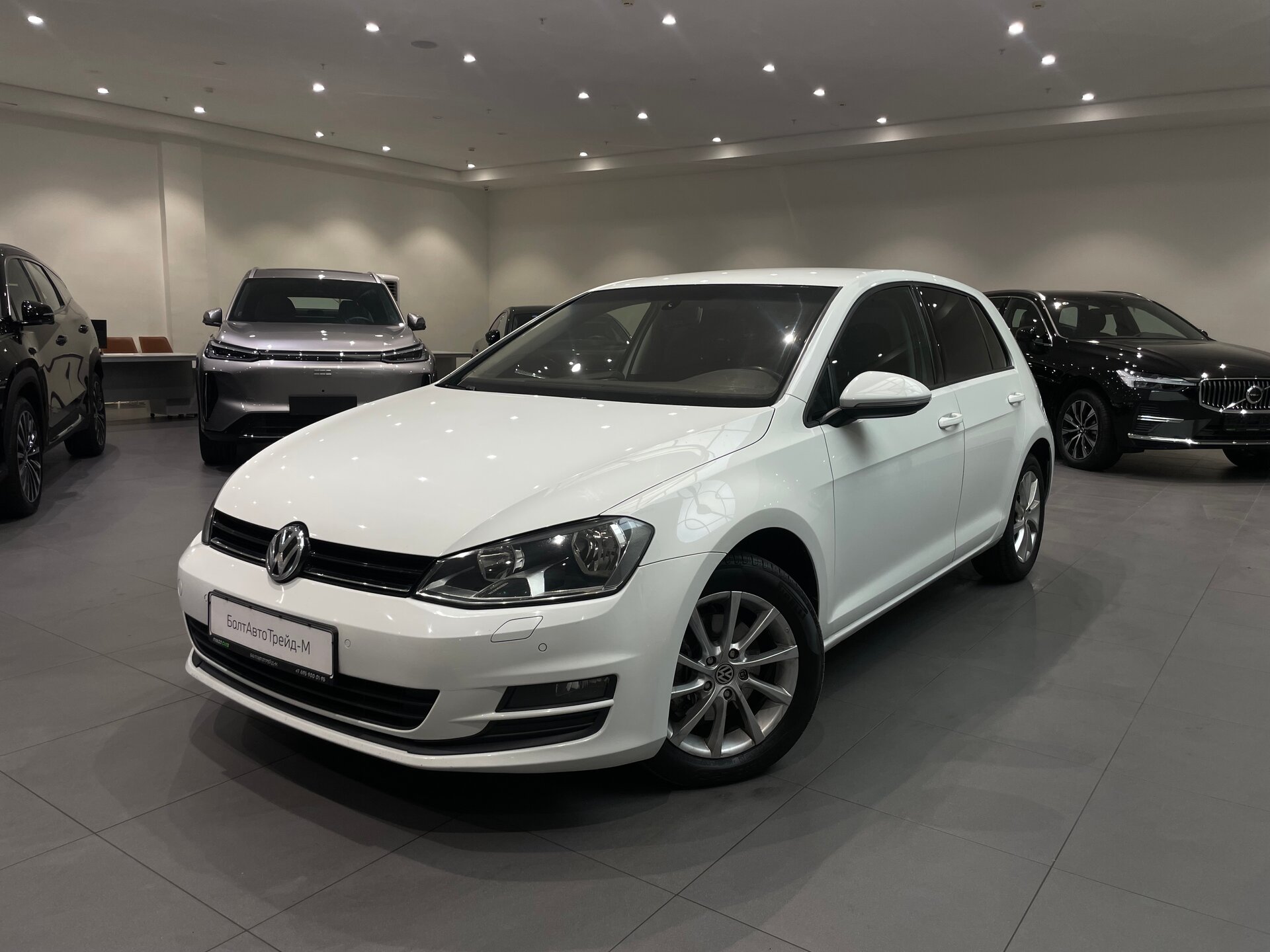 Автомобиль Volkswagen Golf 1.4 AMT (122 л.с.) - 1