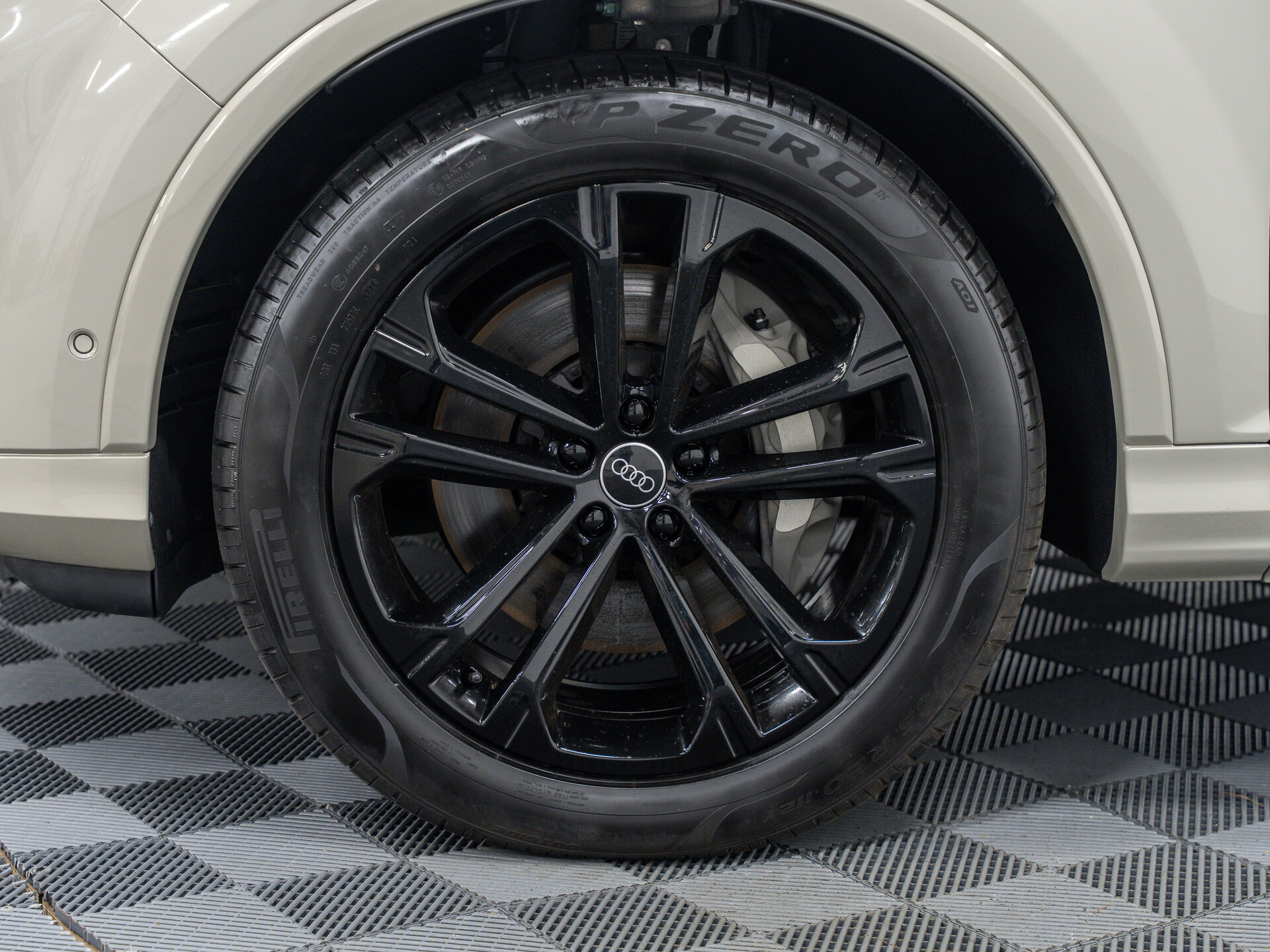 Автомобиль Audi Q7 55 TFSI 3.0 AT (340 л.с.) 4WD - 3