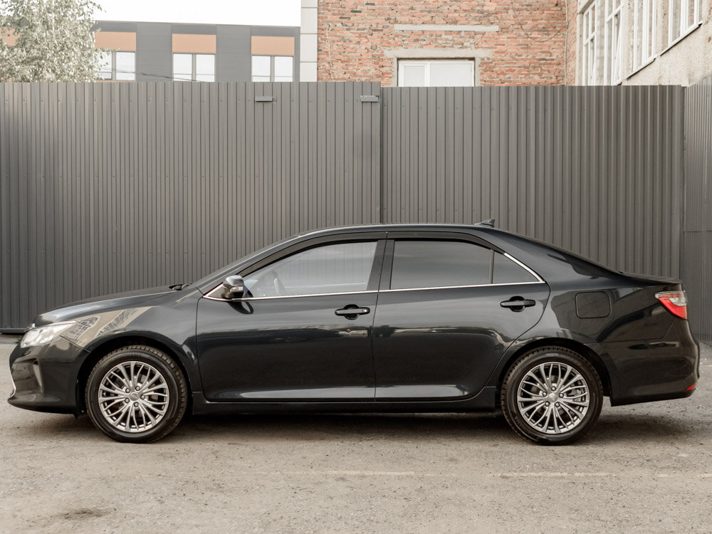 Купить Toyota Camry 2.5 AT (181 л.с.), 2017 в Екатеренбурге