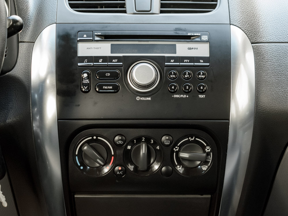 Купить Suzuki SX4 1.6 MT (112 л.с.), 2012 в Екатеренбурге