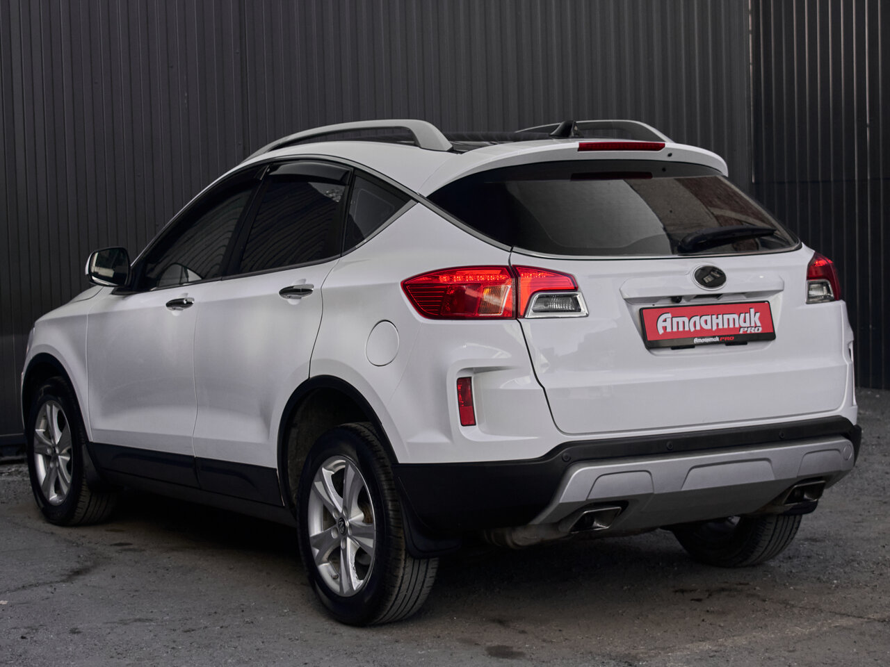 Купить FAW Besturn X80 2.0 AT (142 л.с.), 2017 в Екатеренбурге