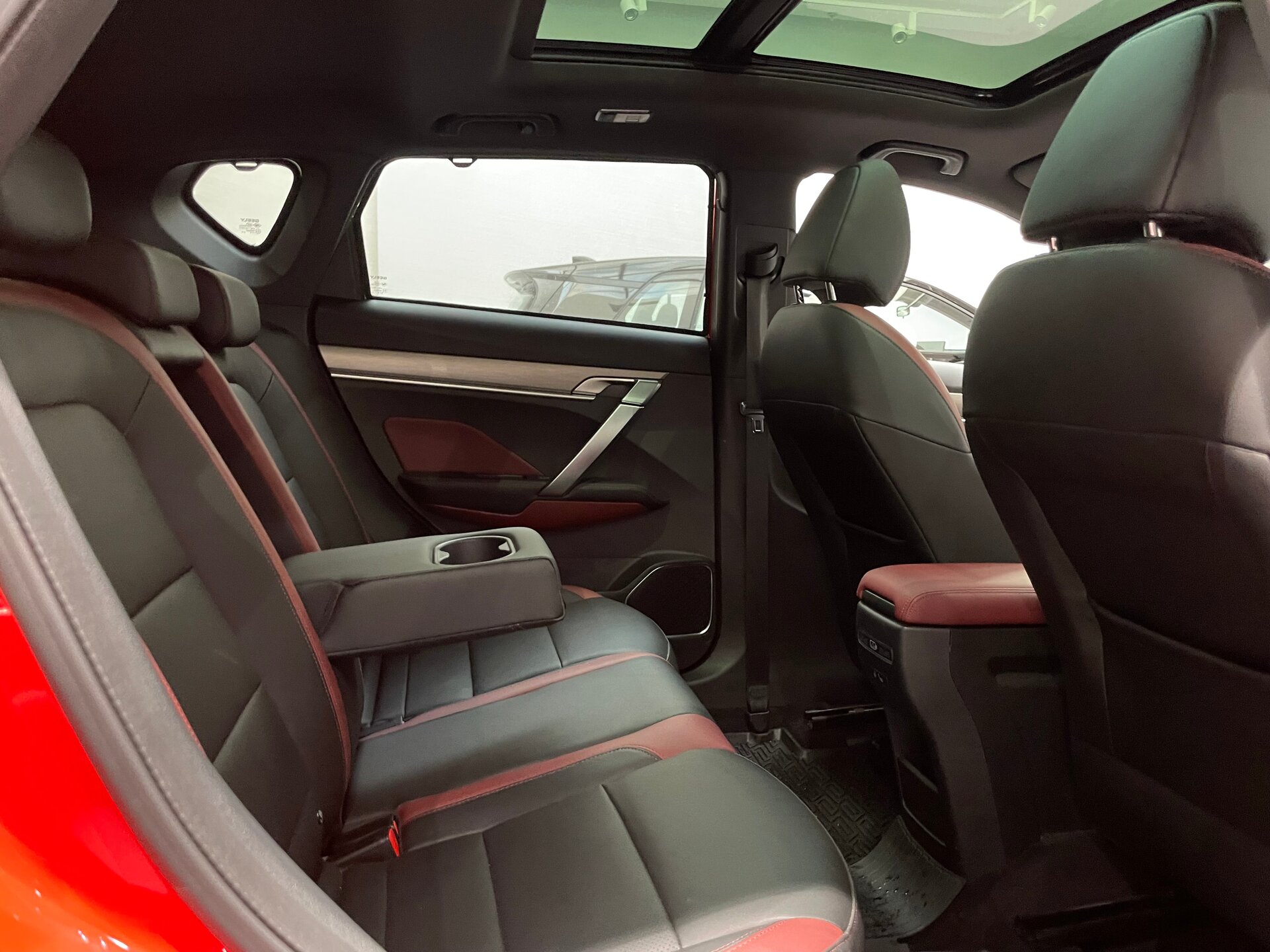 Автомобиль Geely Coolray 1.5 AMT (150 л.с.) - 10