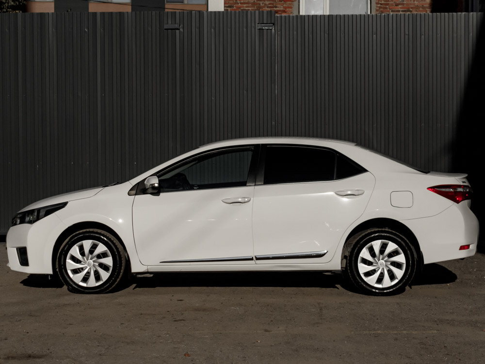 Купить Toyota Corolla 1.8 CVT (140 л.с.), 2013 в Екатеренбурге