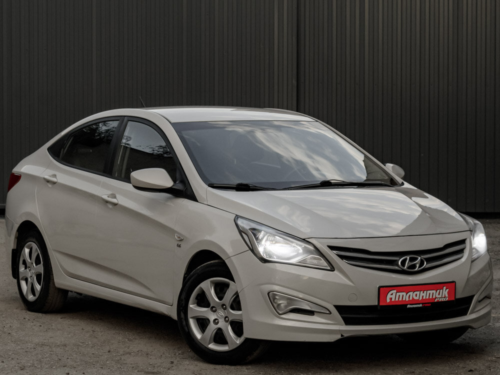 Купить Hyundai Solaris 1.6 AT (123 л.с.), 2015 в Екатеренбурге