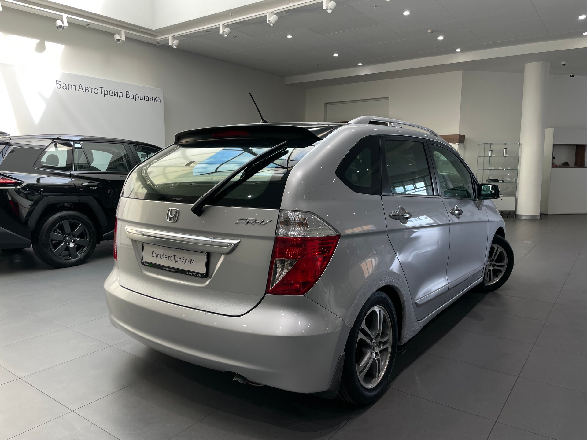Автомобиль Honda FR-V 2.0 MT (150 л.с.) - 6