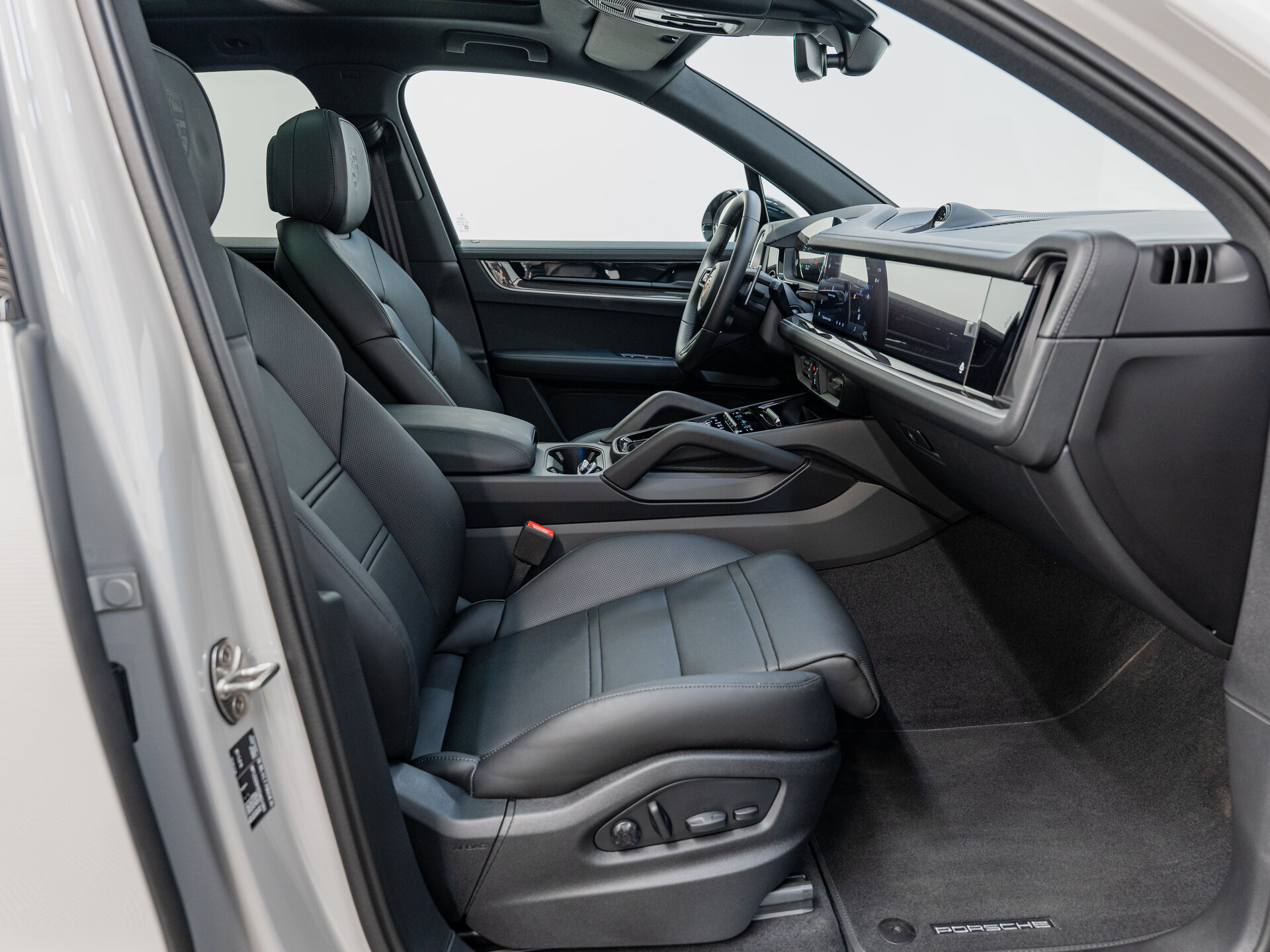 Автомобиль Porsche Cayenne 3.0 AT (353 л.с.) 4WD - 10