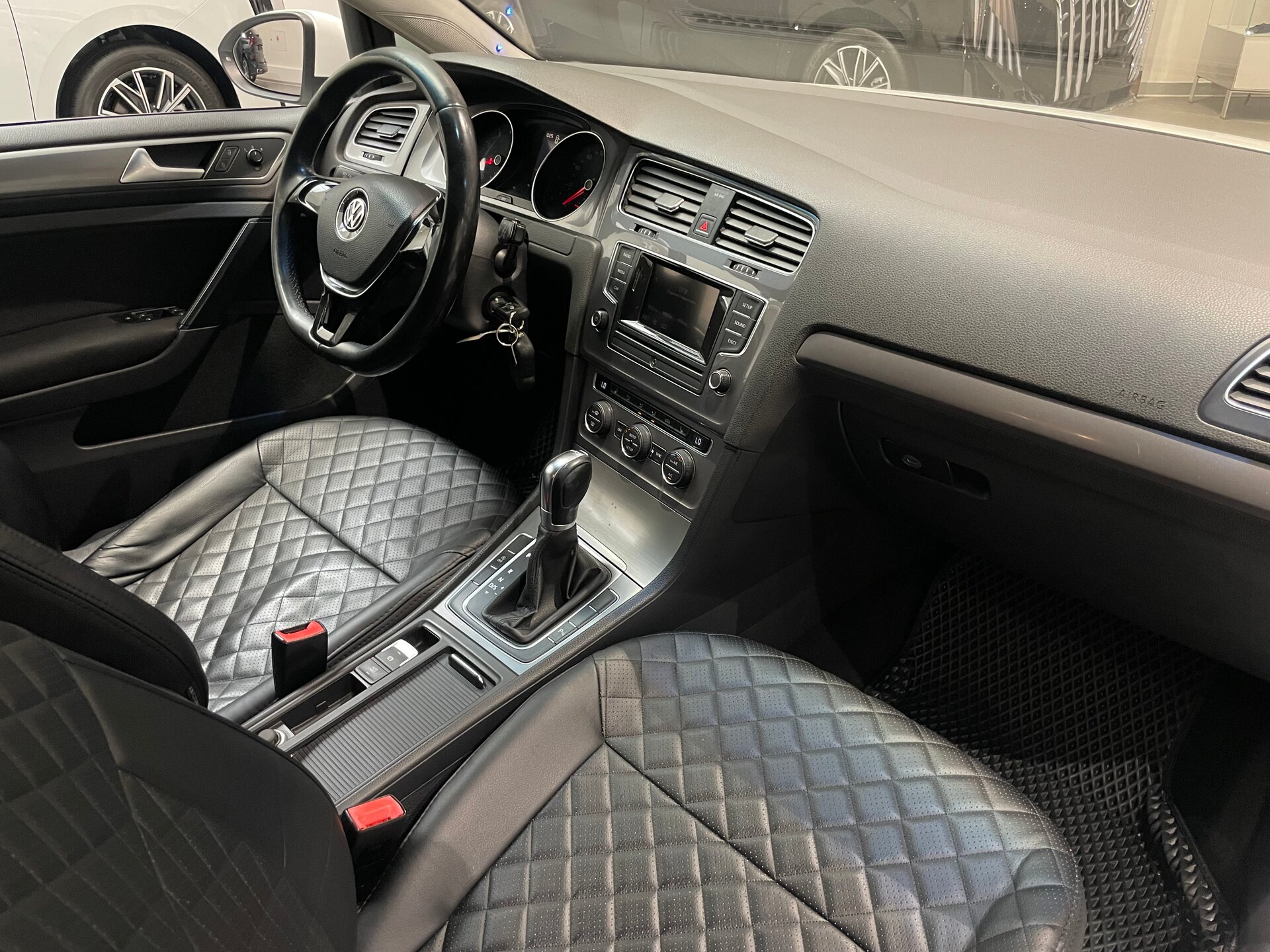 Автомобиль Volkswagen Golf 1.4 AMT (122 л.с.) - 11