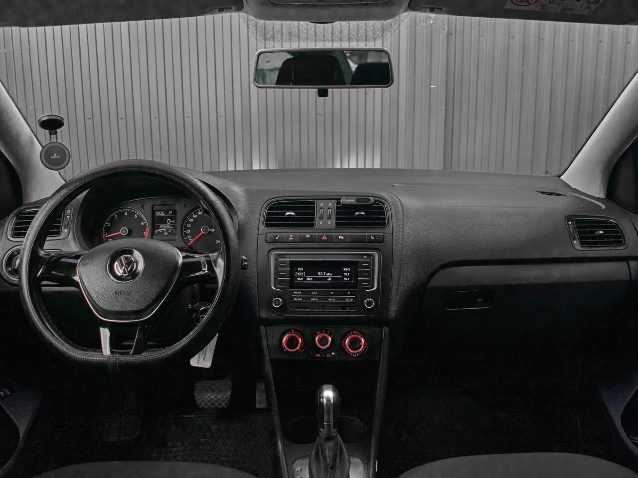 Купить Volkswagen Polo 1.6 AT (110 л.с.), 2016 в Екатеренбурге