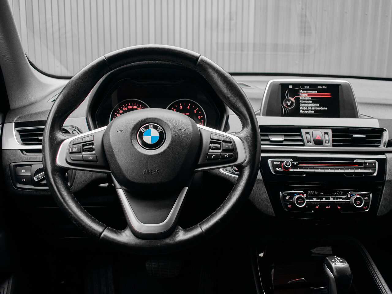 Купить BMW X1 20i xDrive 2.0 AT (192 л.с.) 4WD, 2016 в Екатеренбурге