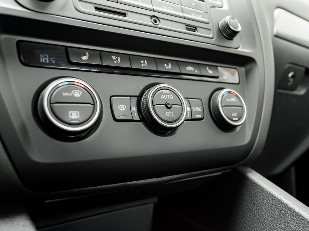 Купить Volkswagen Jetta 1.6 AT (110 л.с.), 2016 в Екатеренбурге