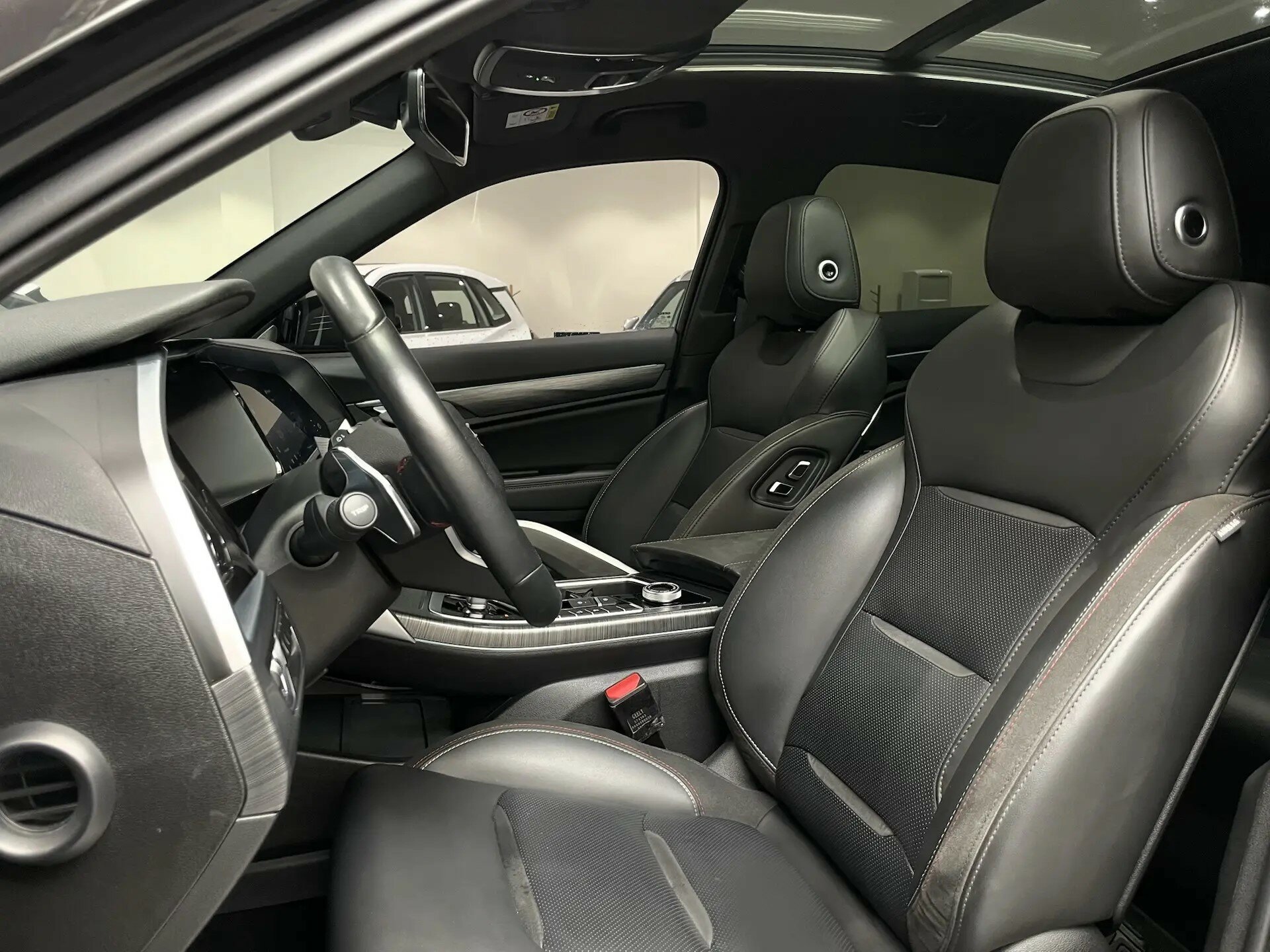 Автомобиль Geely Tugella 2.0 AT (238 л.с.) 4WD - 8