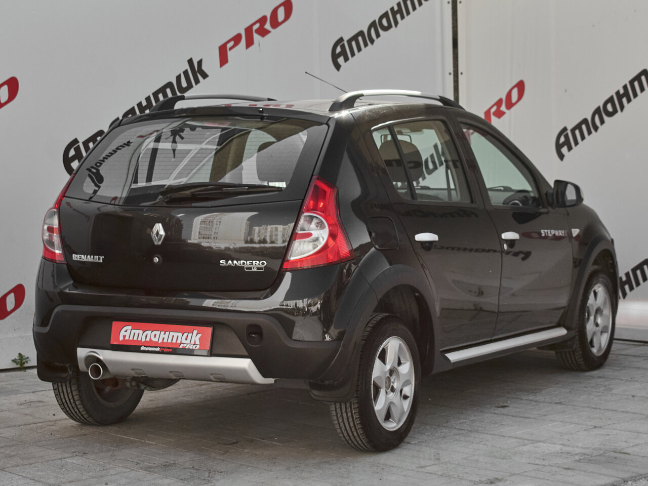 Купить Renault Sandero Stepway 1.6 MT (84 л.с.), 2012 в Екатеренбурге