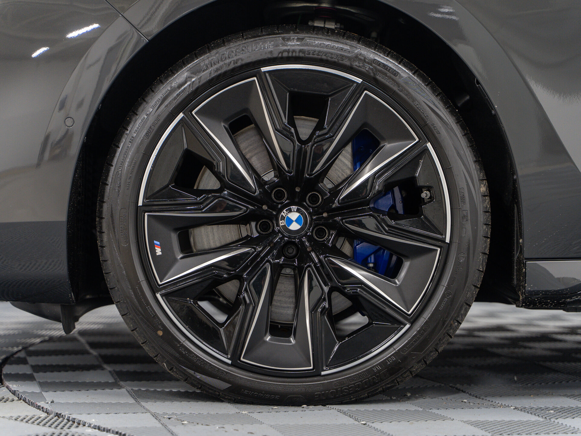 Автомобиль BMW 7 серии 760i xDrive 4.4 AT (544 л.с.) 4WD - 3