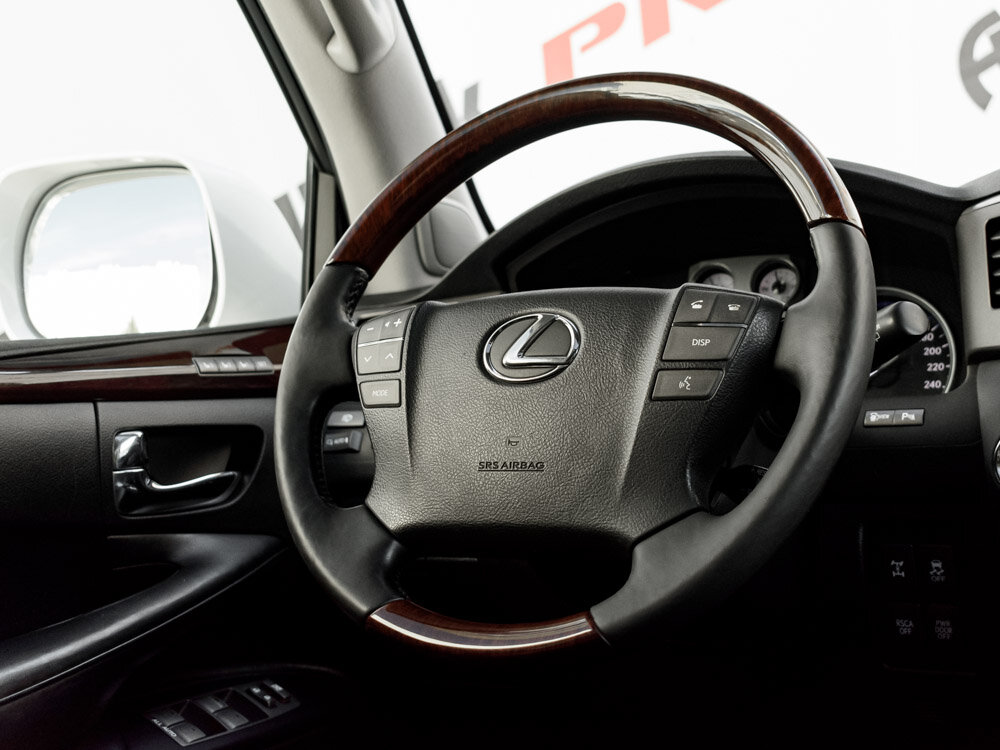 Купить Lexus LX 570 5.7 AT (367 л.с.) 4WD, 2011 в Екатеренбурге