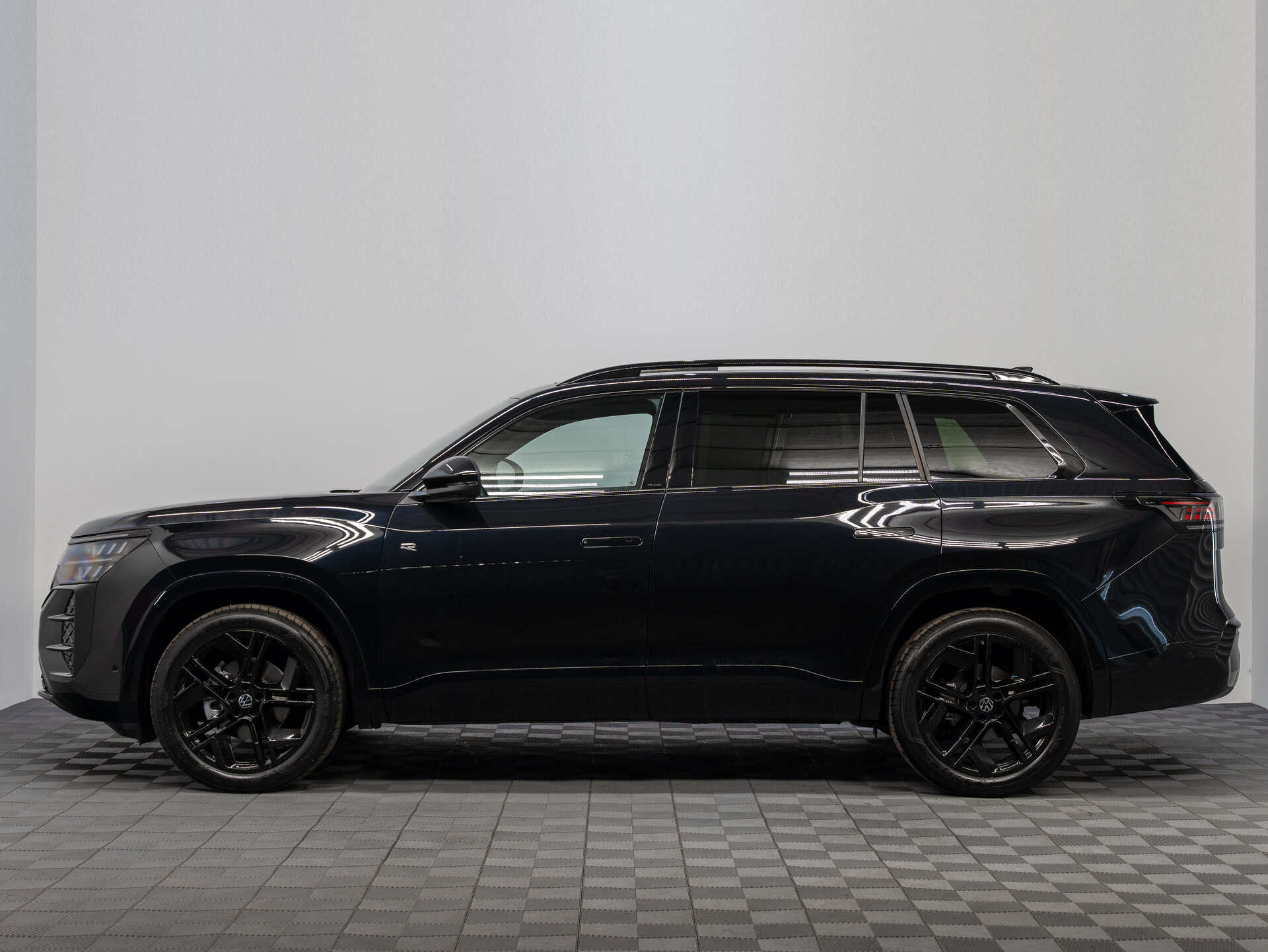 Автомобиль Volkswagen Teramont Pro 2.0 AMT (272 л.с.) 4WD - 8