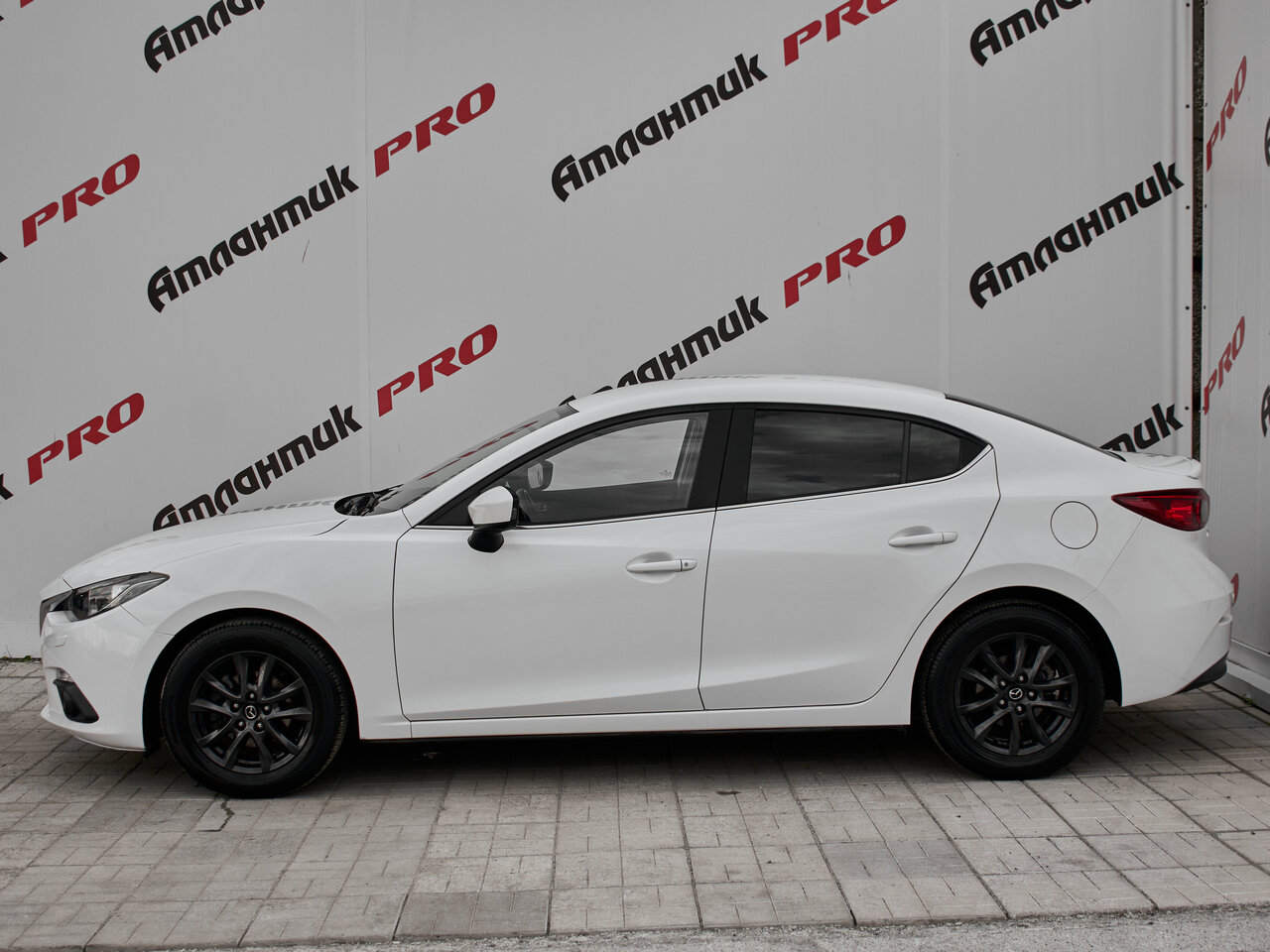 Купить Mazda 3 1.6 AT (104 л.с.), 2014 в Екатеренбурге