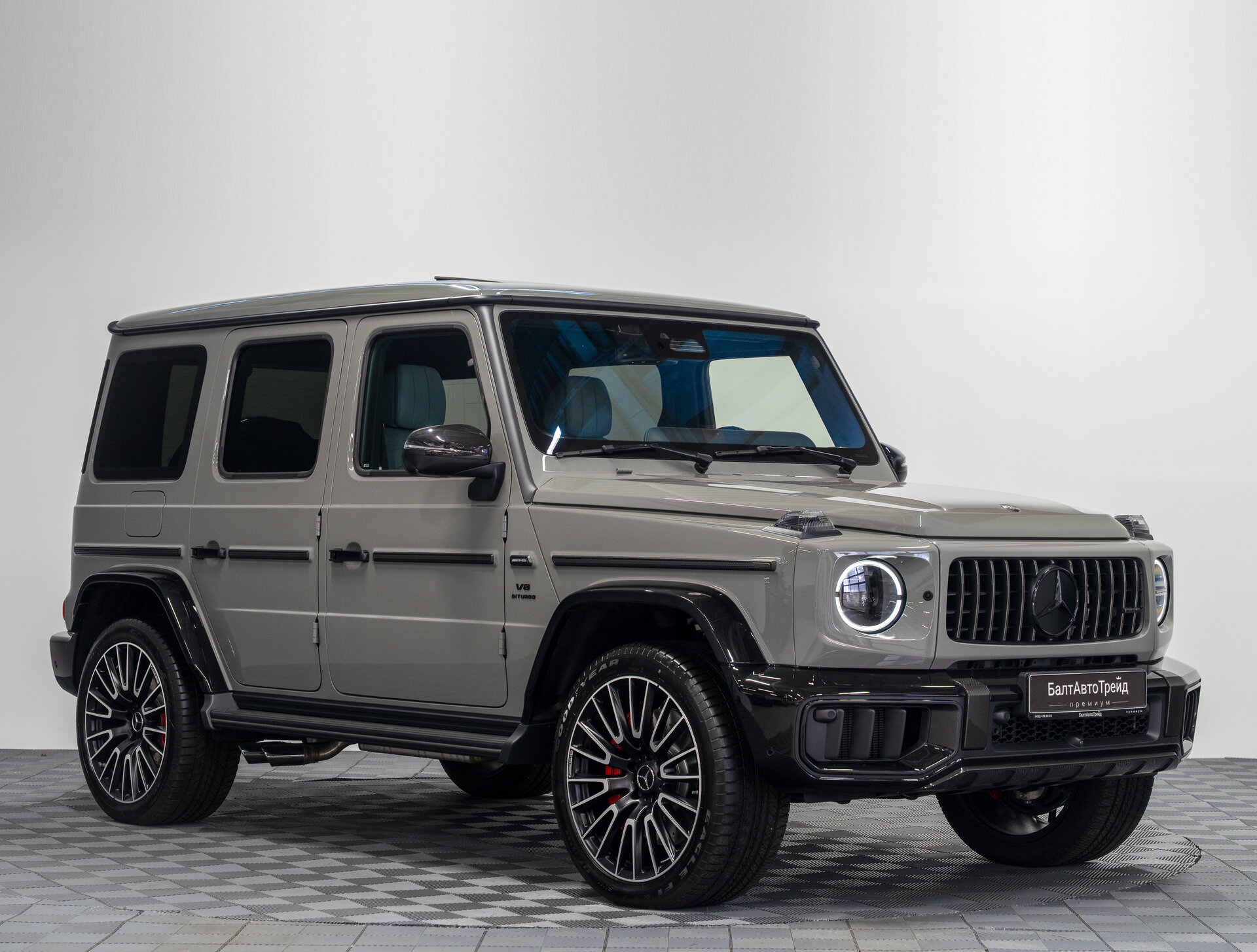 Автомобиль Mercedes-Benz G-Класс AMG 63 AMG 4.0 AT (585 л.с.) 4WD - 5