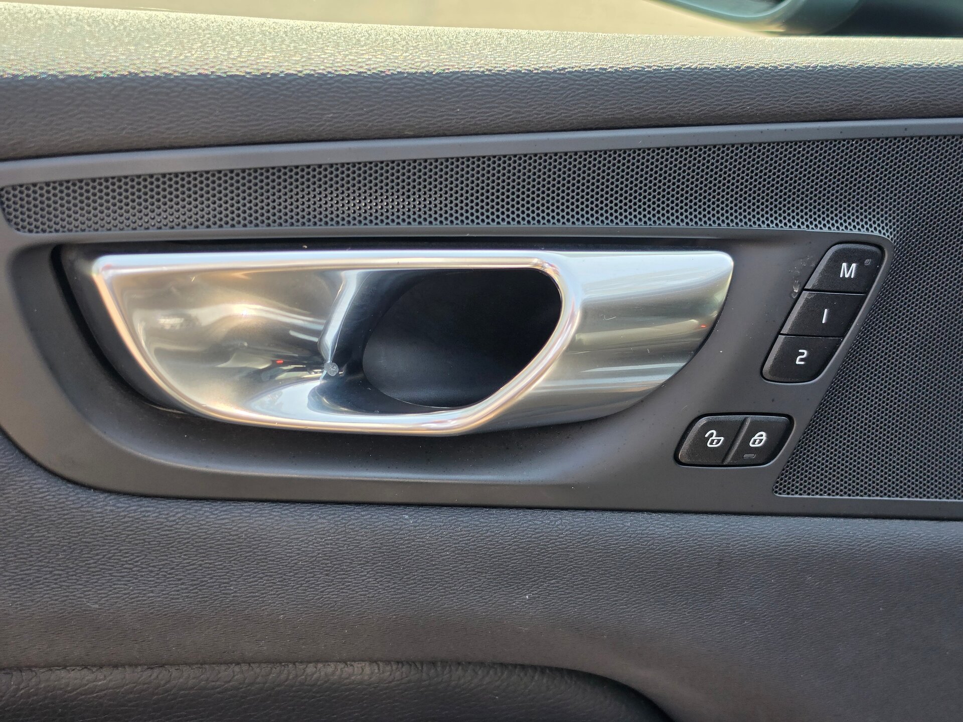 Автомобиль Volvo XC60 2.0 AT (249 л.с.) 4WD - 10