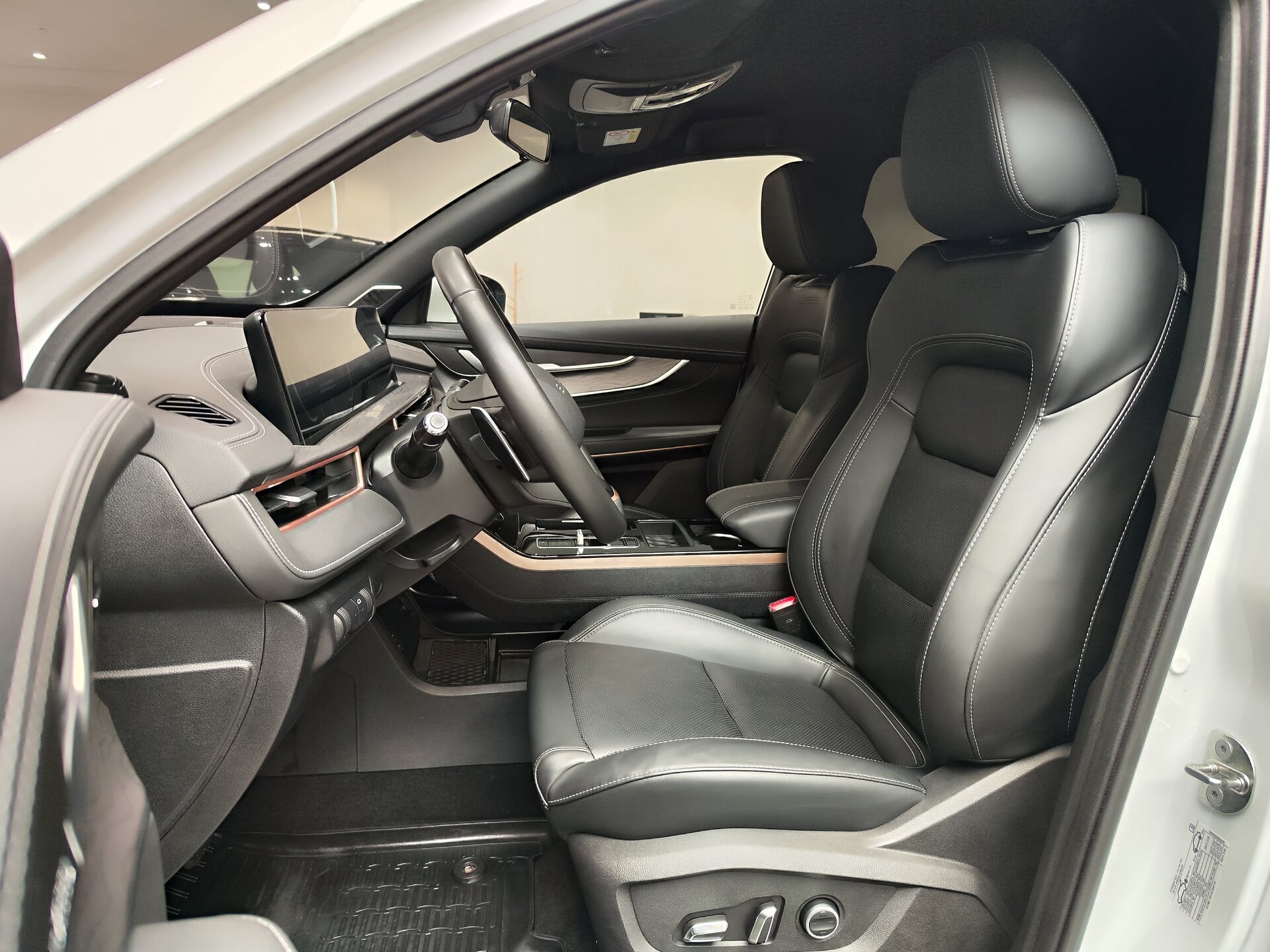 Автомобиль EXEED LX 1.5 CVT (147 л.с.) - 8