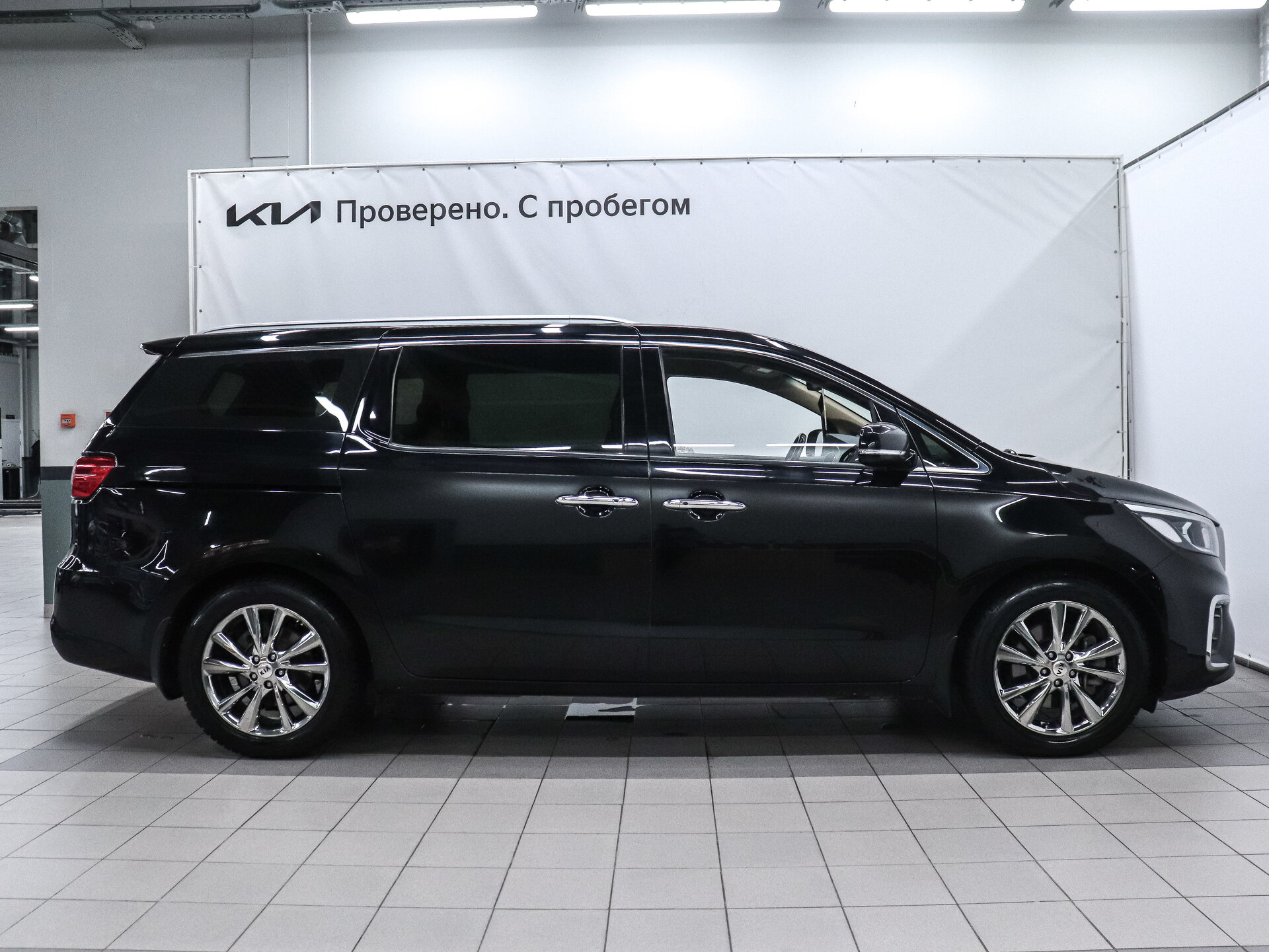 Kia Carnival 2019 5