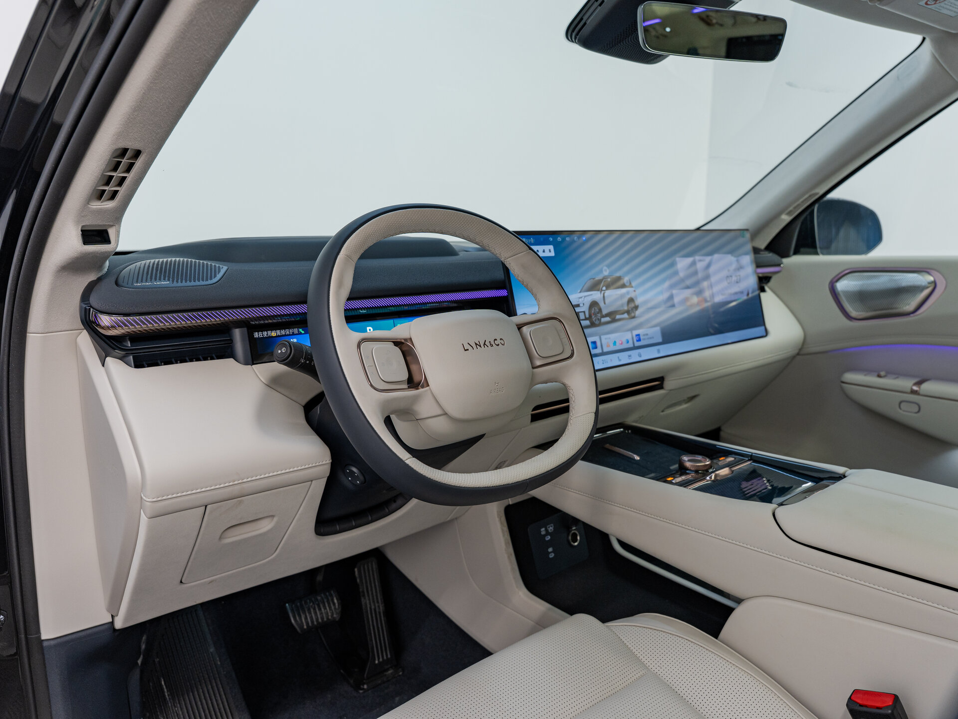 Автомобиль Lynk & Co 900 2.0hyb AT (734 л.с.) 4WD - 9