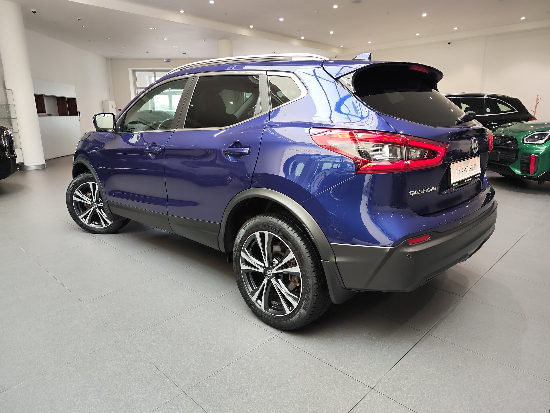 Автомобиль Nissan Qashqai 2.0 CVT (144 л.с.) 4WD - 4