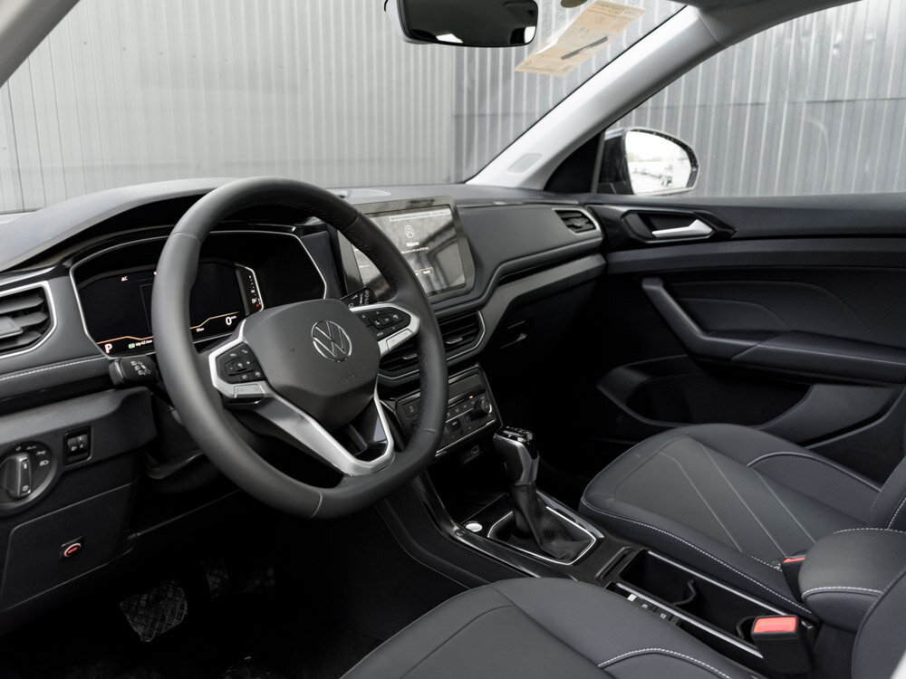 Купить Volkswagen Tharu XR 300 TSI 1.5 AMT (160 л.с.), 2025 в Екатеренбурге