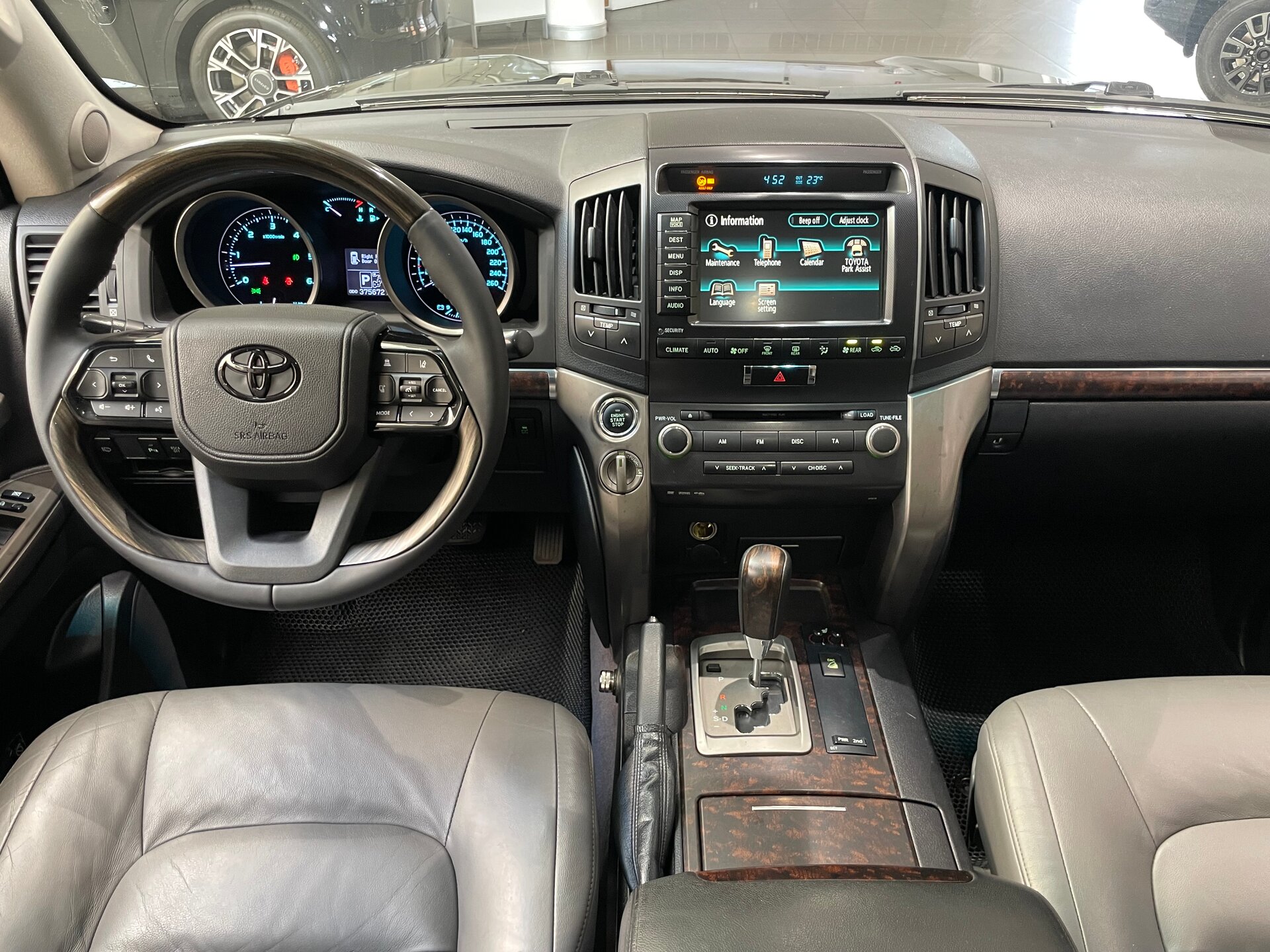 Автомобиль Toyota Land Cruiser 4.5d AT (235 л.с.) 4WD - 15