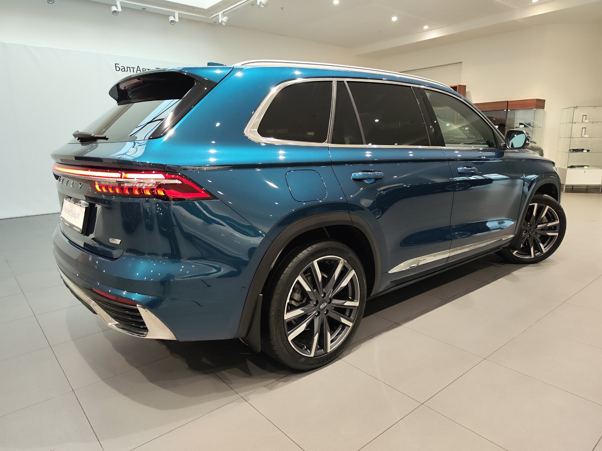Автомобиль Geely Monjaro 2.0 AT (238 л.с.) 4WD - 6