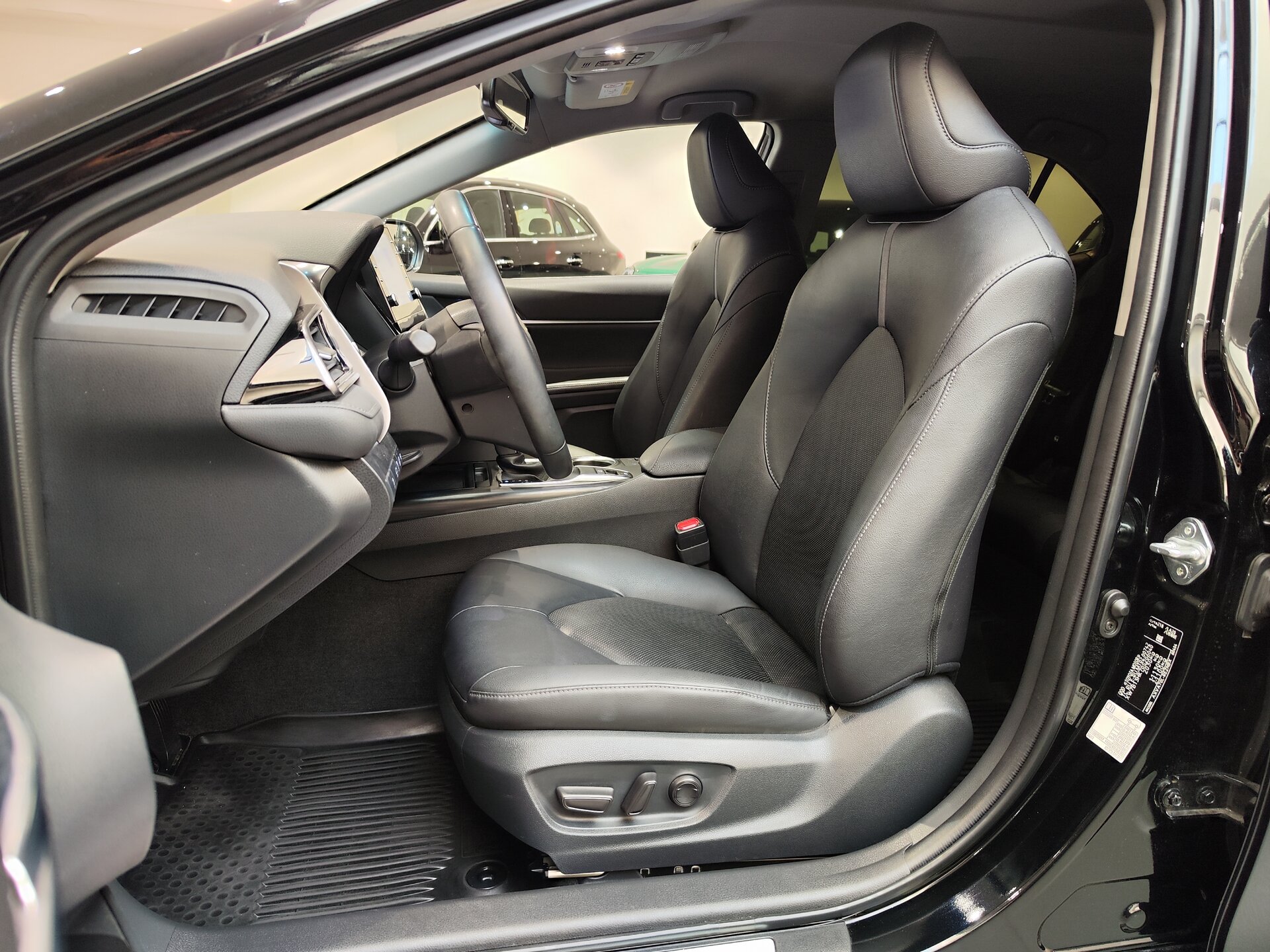 Автомобиль Toyota Camry 2.5 AT (200 л.с.) - 8