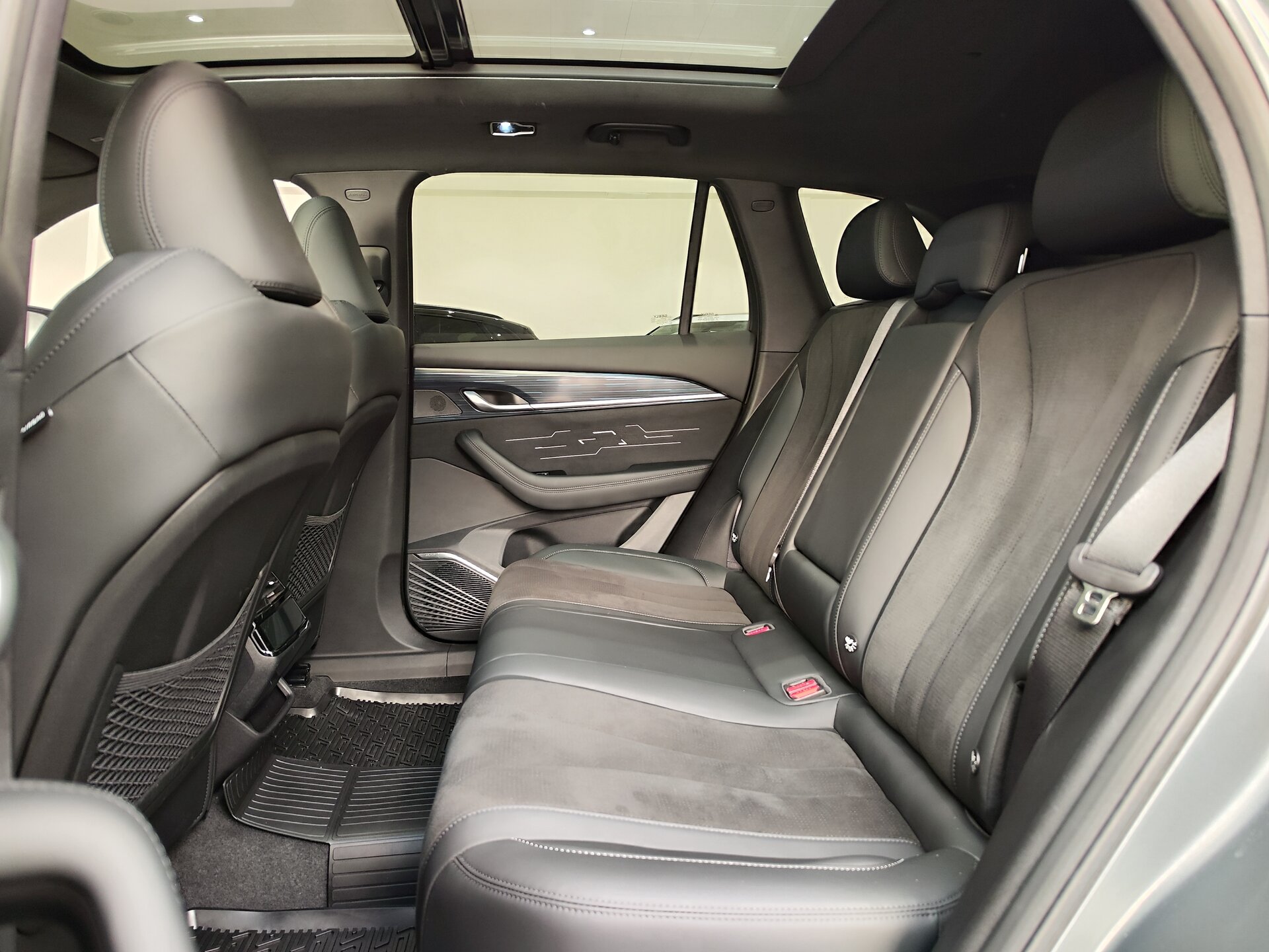 Автомобиль Geely Monjaro 2.0 AT (238 л.с.) 4WD - 9