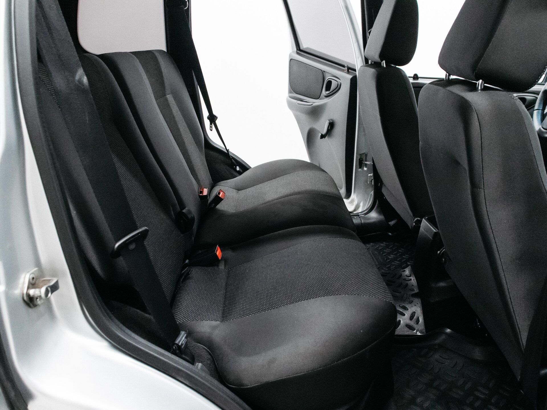 Chevrolet Niva 2013 24