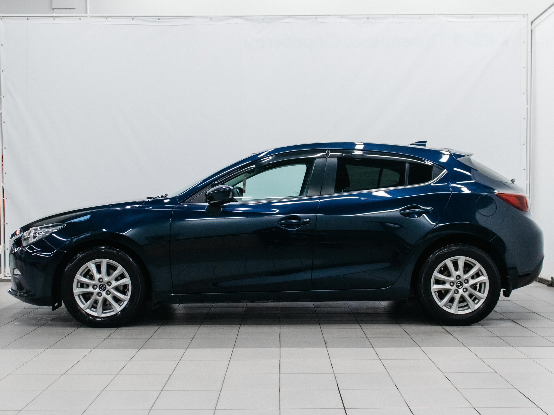 Mazda Axela 2015 8