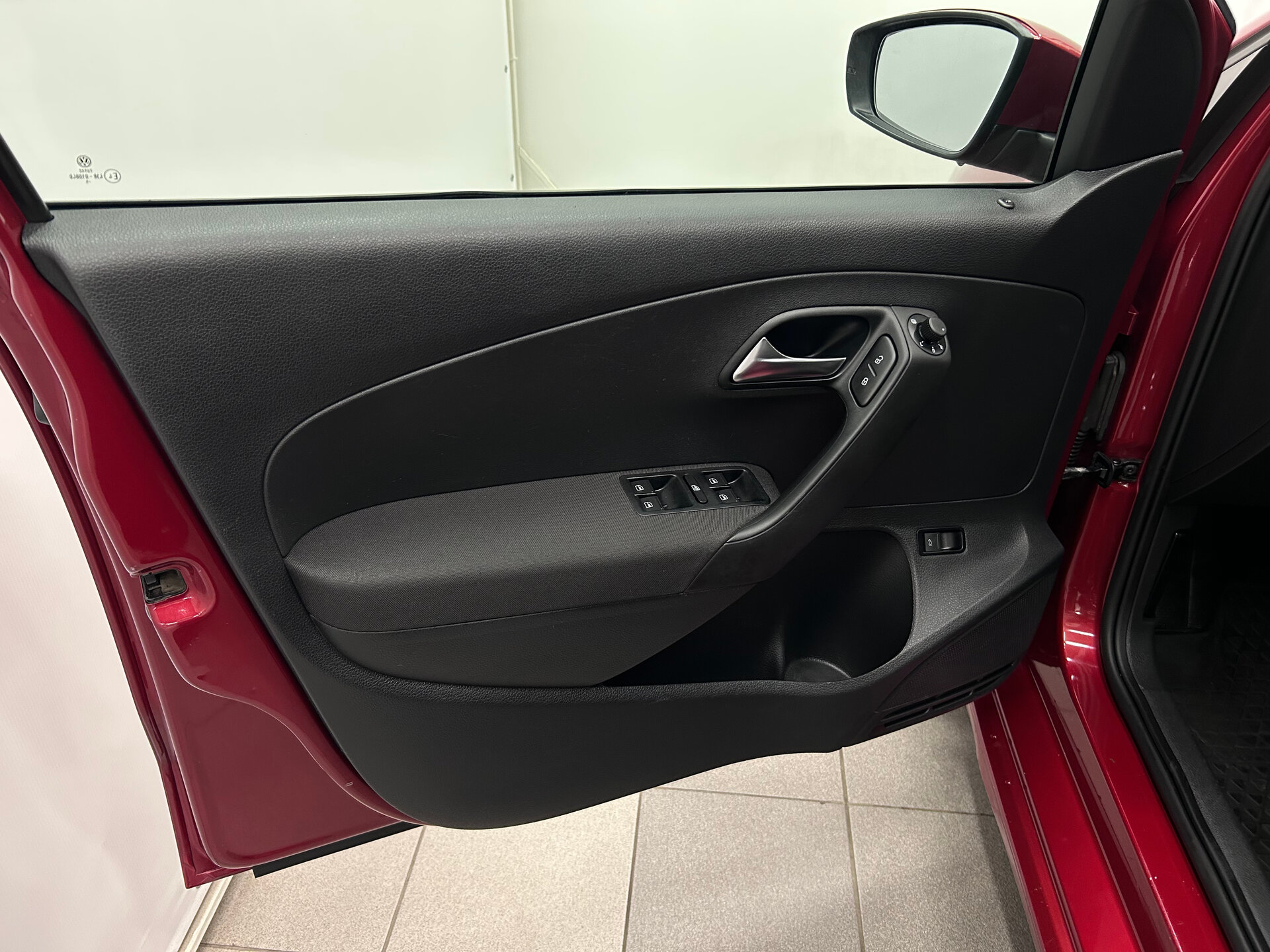 Volkswagen Polo 2015 12