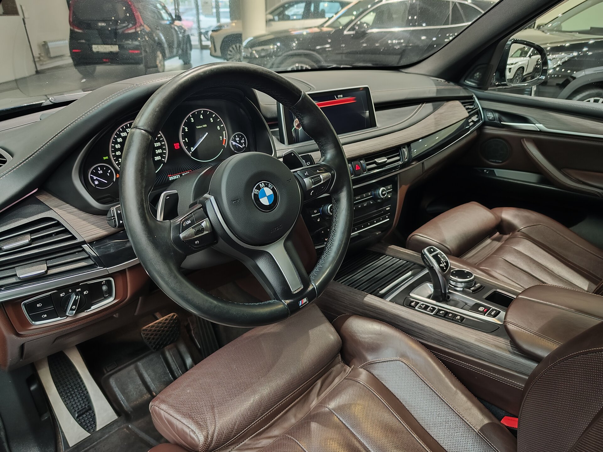 Автомобиль BMW X5 50i 4.4 AT (450 л.с.) 4WD - 7