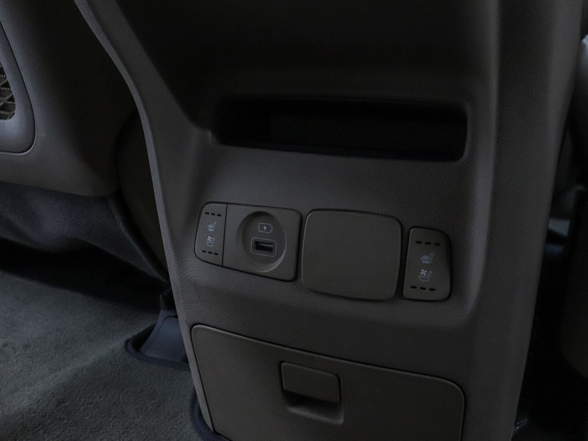 Kia Carnival 2019 25