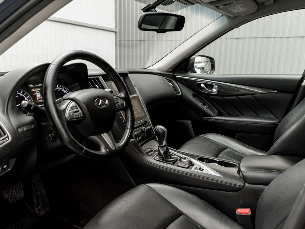 Купить Infiniti Q50 2.0 AT (211 л.с.), 2016 в Екатеренбурге