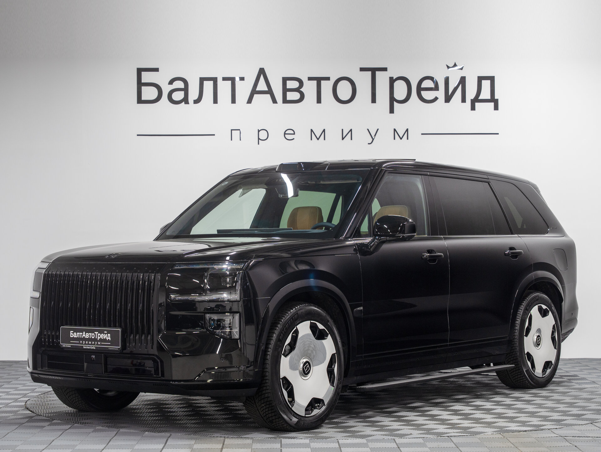 Автомобиль Zeekr 9X 55 kWh (до 3.5 т) 2.0hyb AT (898 л.с.) 4WD - 1