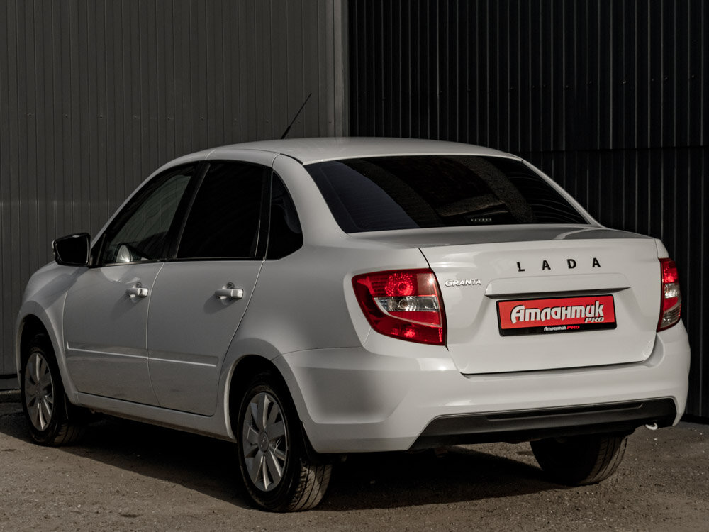 Купить Lada (ВАЗ) Granta 1.6 MT (90 л.с.), 2022 в Екатеренбурге