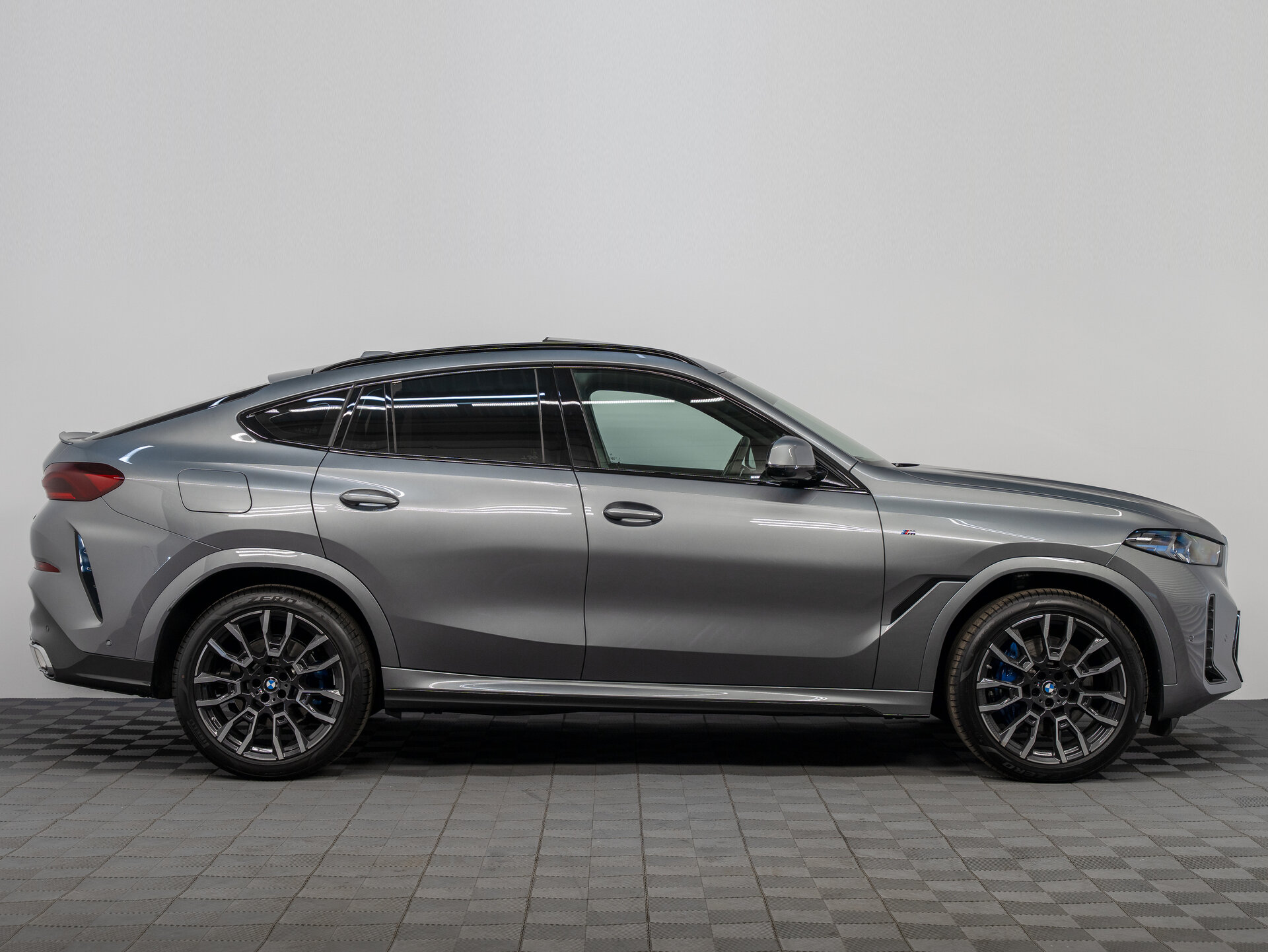 Автомобиль BMW X6 40i 3.0 AT (381 л.с.) 4WD - 8