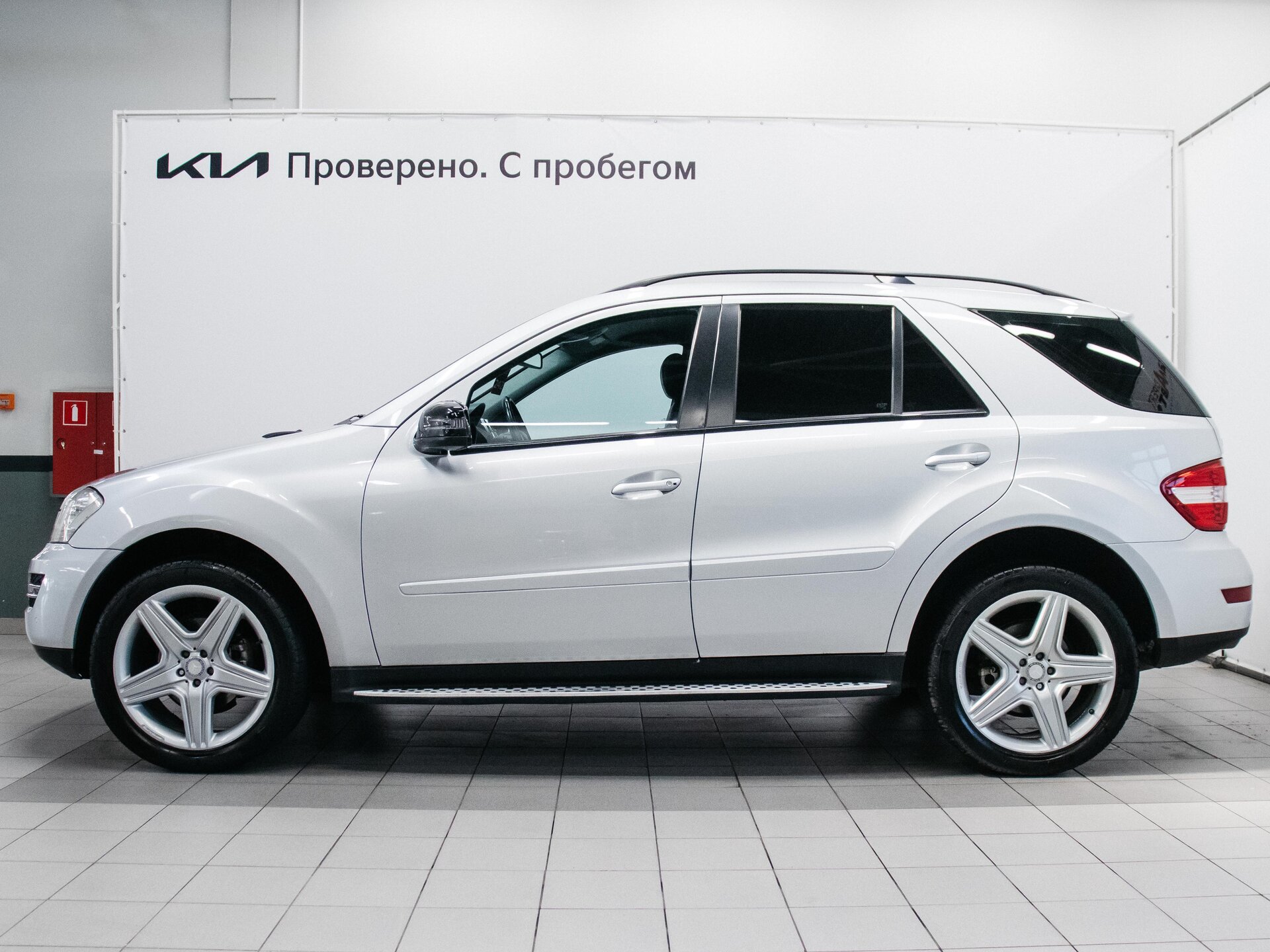 Mercedes-Benz M-Класс 2010 8